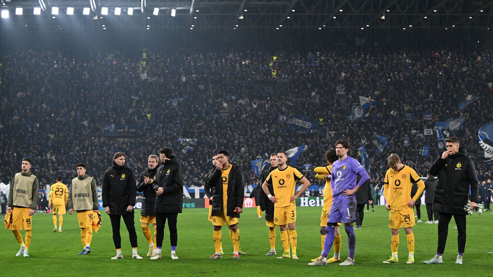 Die Profis von Borussia Dortmund müssen das Aus in der Champions League schnell abhaken.