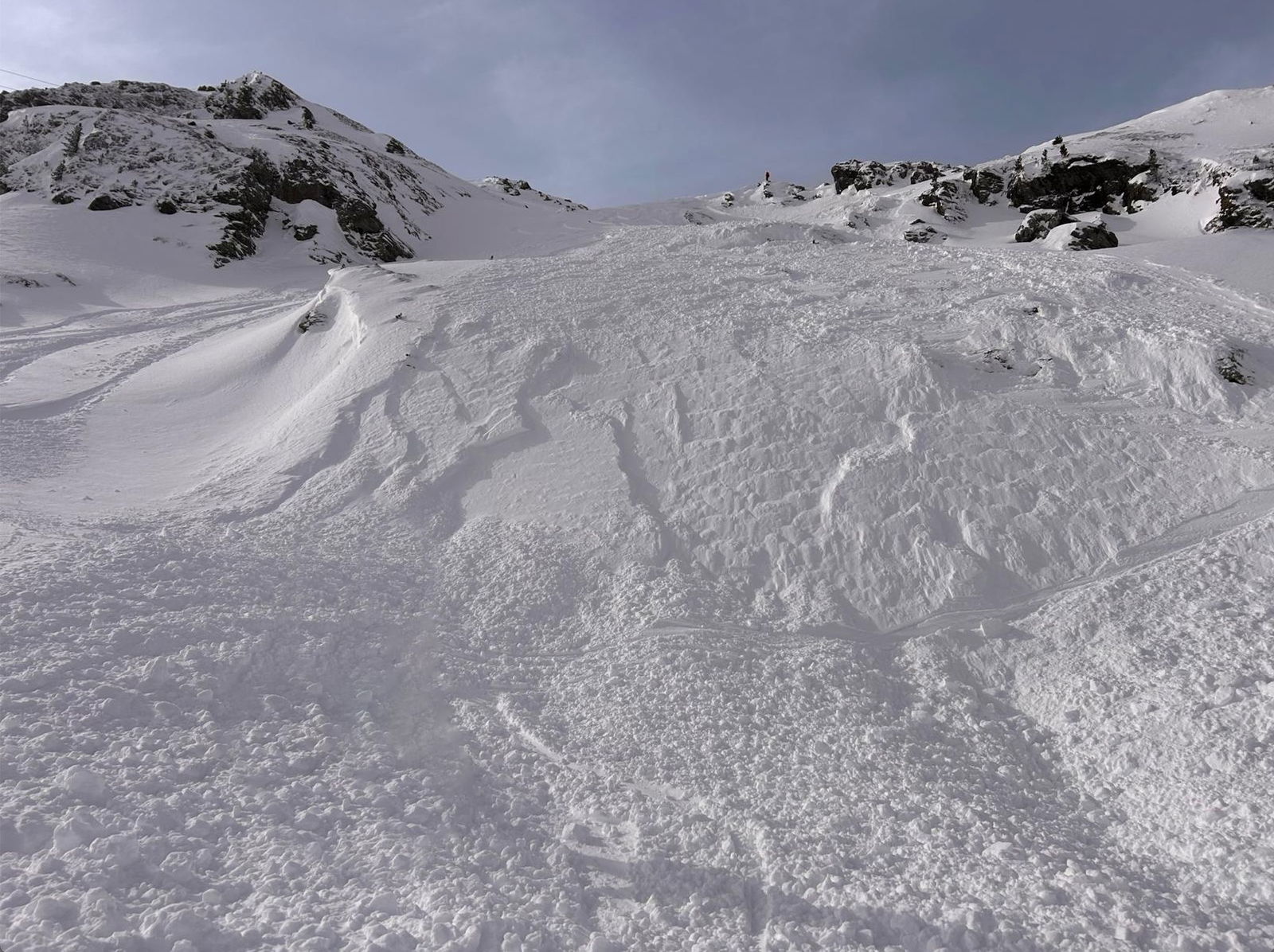 Neue Schneefälle erhöhen die Lawinengefahr in Österreich.