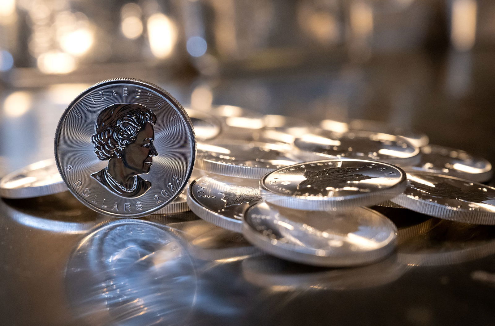 Silbermünzen wie die  «Maple Leaf» sind bei Sammlern gefragt. (Archivbild)