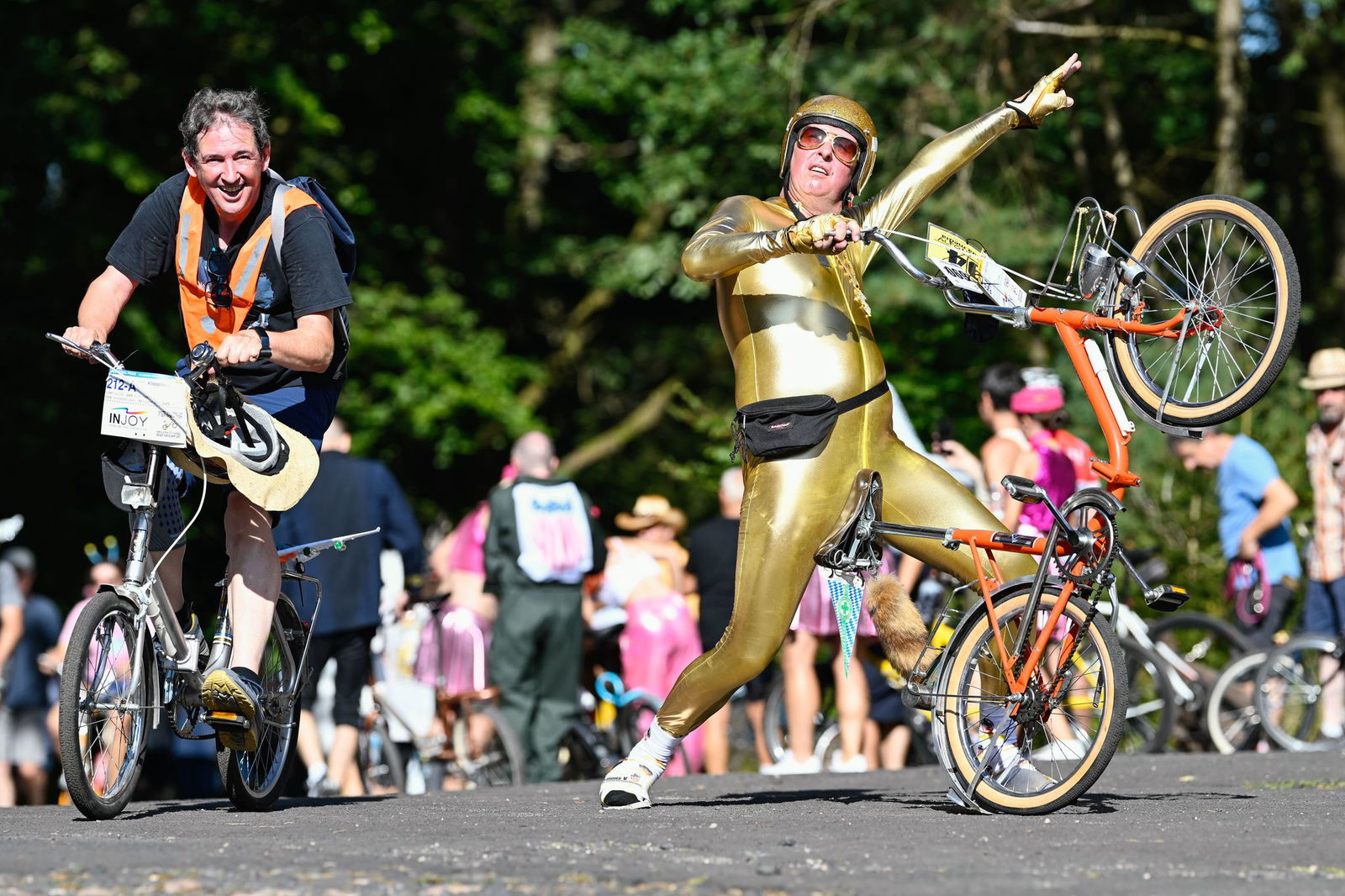 Der Kalmit-Klapprad-Cup gilt vielen als das absurdeste Bergrennen Deutschlands (hier 2024). (Archivbild)