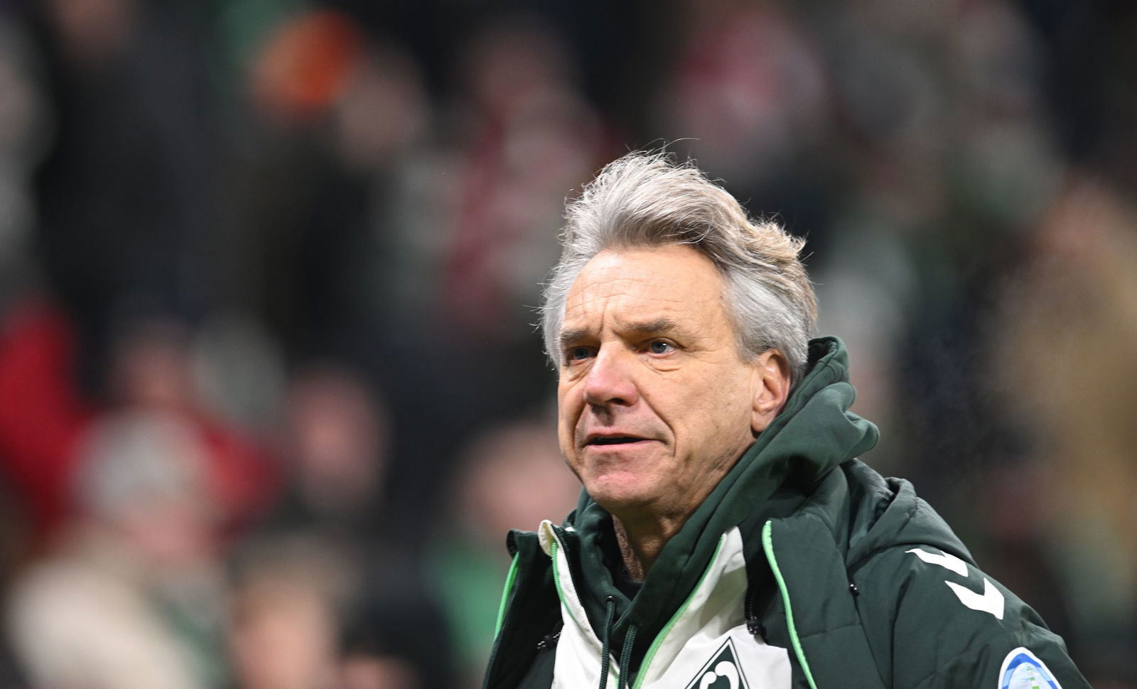  Sitzt Horst Steffen auch beim nächsten Spiel noch auf der Werder-Bank?