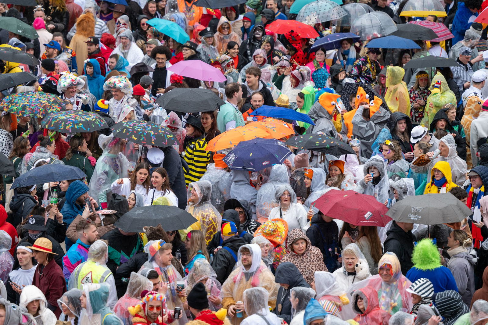 Bunte Kostüme machen die närrische Zeit aus. 