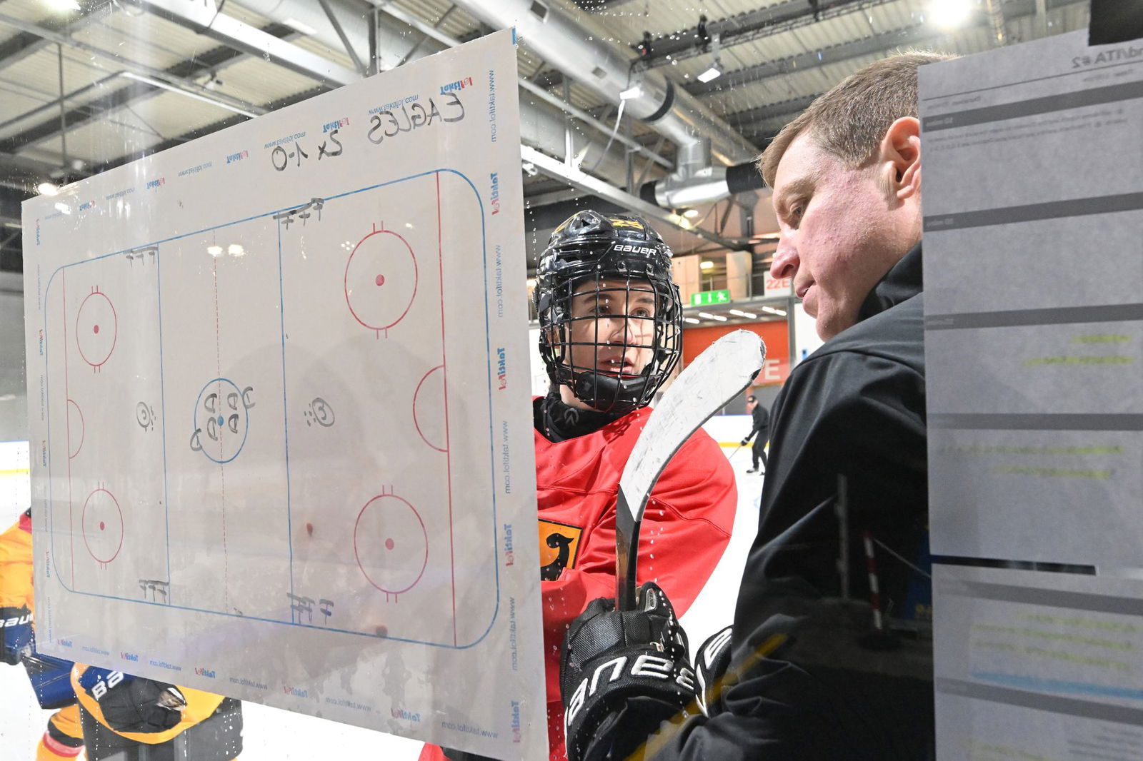 Laura Kluge bereitet sich im Training auf das Auftaktspiel gegen Schweden vor. 