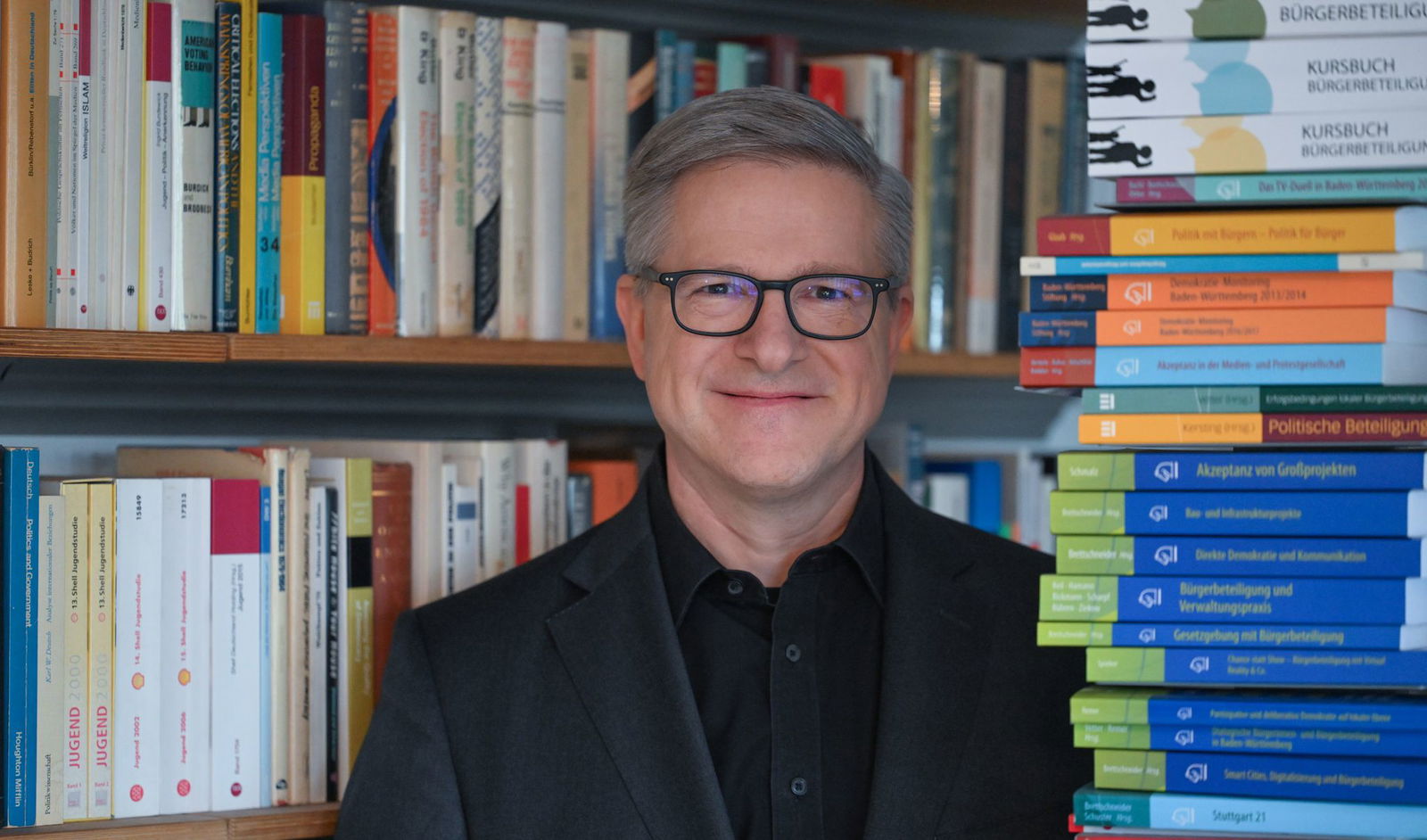 Der Kommunikationsforscher Frank Brettschneider beobachtet die Landespolitik genau und beschäftigt sich viel mit Wahlforschung. (Archivbild)