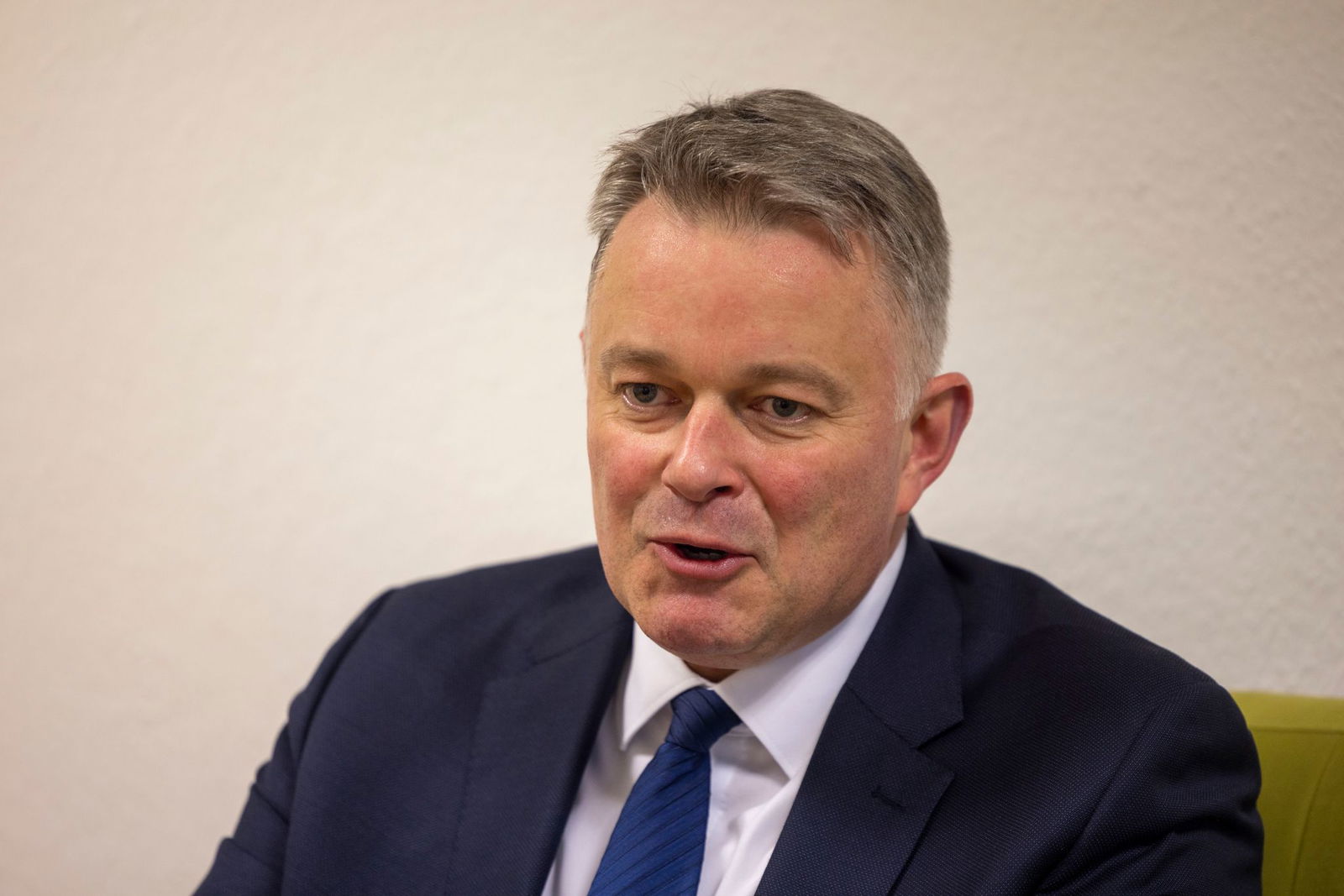 Der CDU-Spitzenkandidat für die Landtagswahl, Gordon Schnieder, tankt im Wahlkampf mit Powernaps auf. (Archivbild)