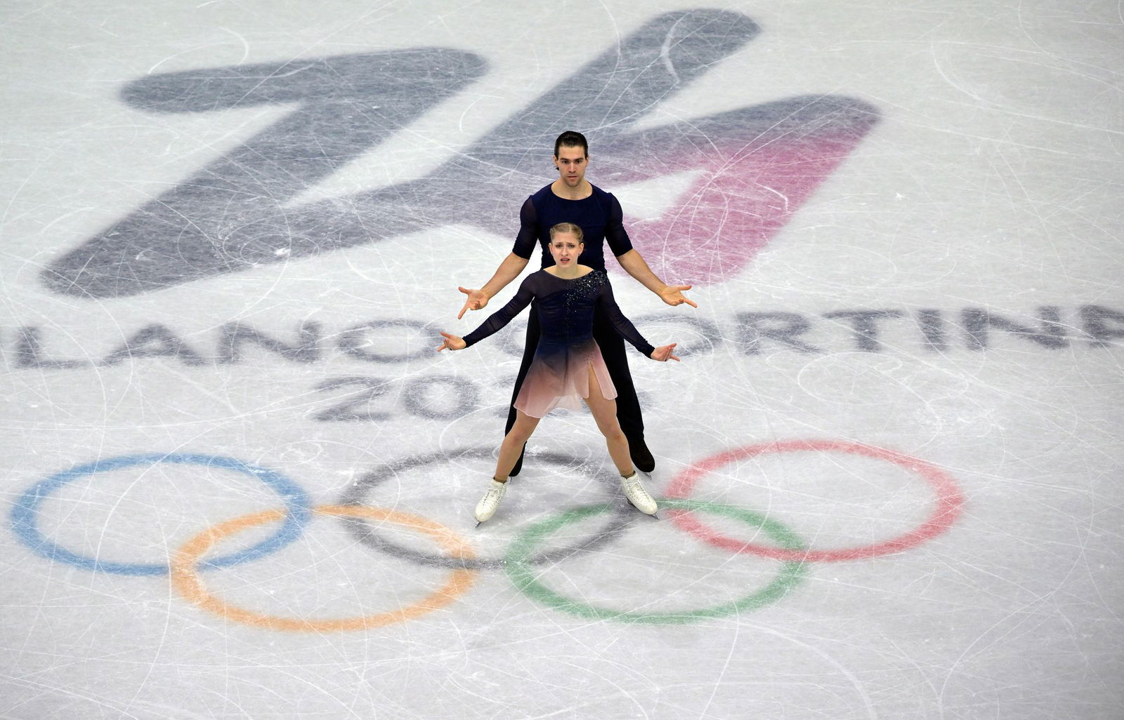 Minerva Hase (v) und Nikita Volodin (h) patzten in der Kür gleich mehrmals.