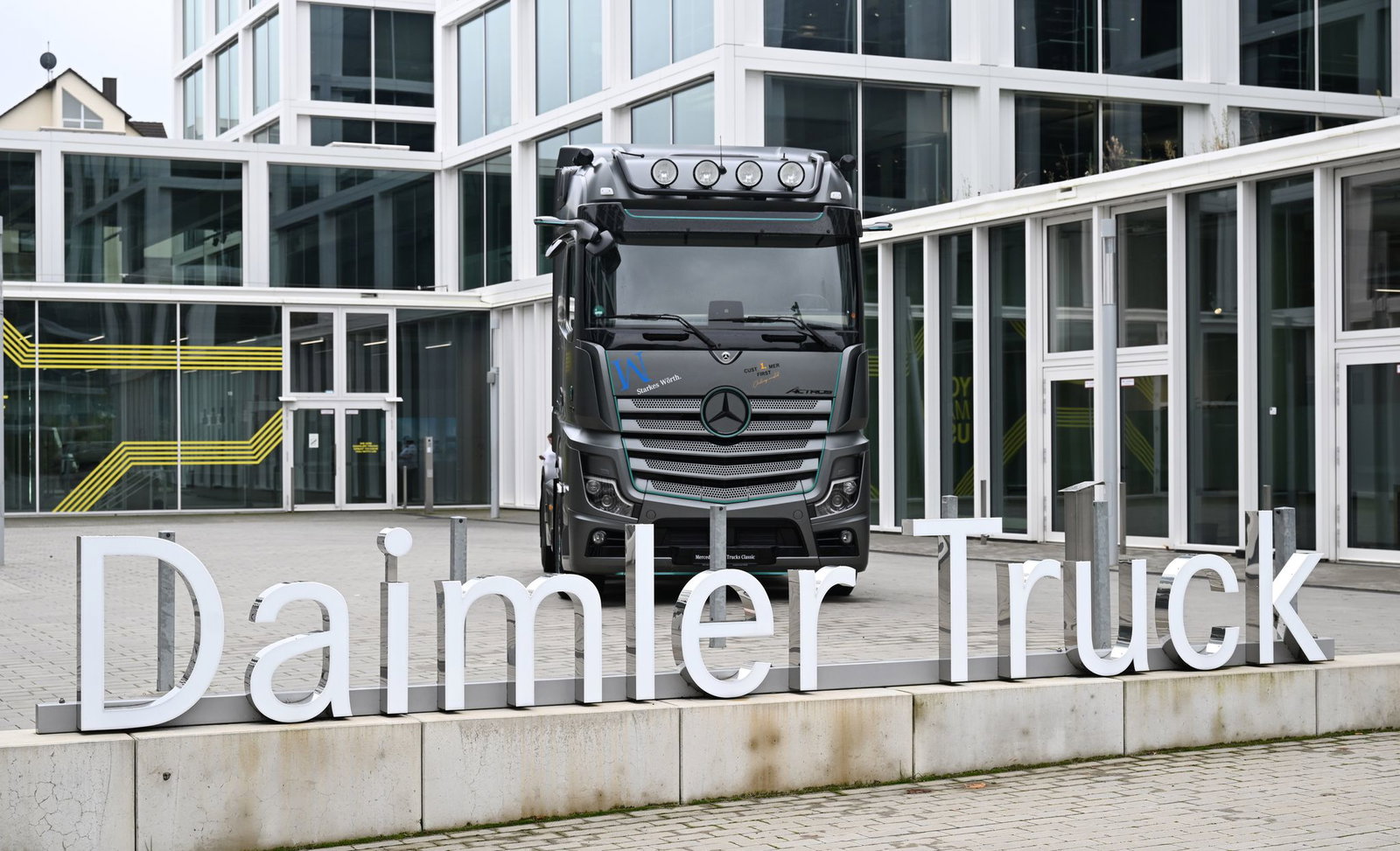 Daimler Truck: Konzern plant neues Werk in Tschechien. (Archivbild)