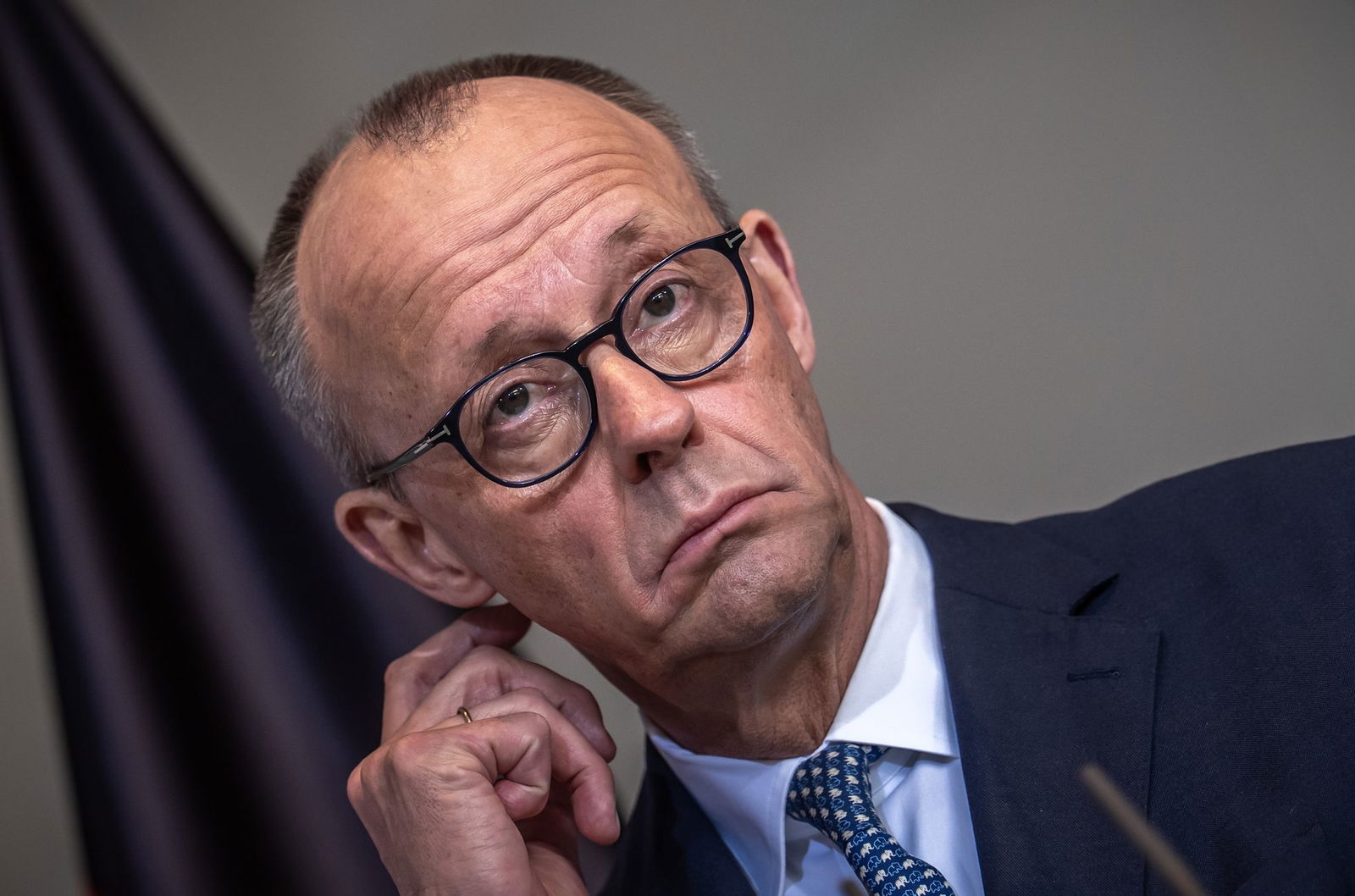 Klare Worte, keinen diplomatischen Floskeln: Kanzler Friedrich Merz (CDU) äußert sich bei einem Treffen mit seinem niederländischen Amtskollegen zu den Forderungen von US-Präsident Donald Trump nach Nato-Unterstützung zur Sicherung der Schifffahrt durch …