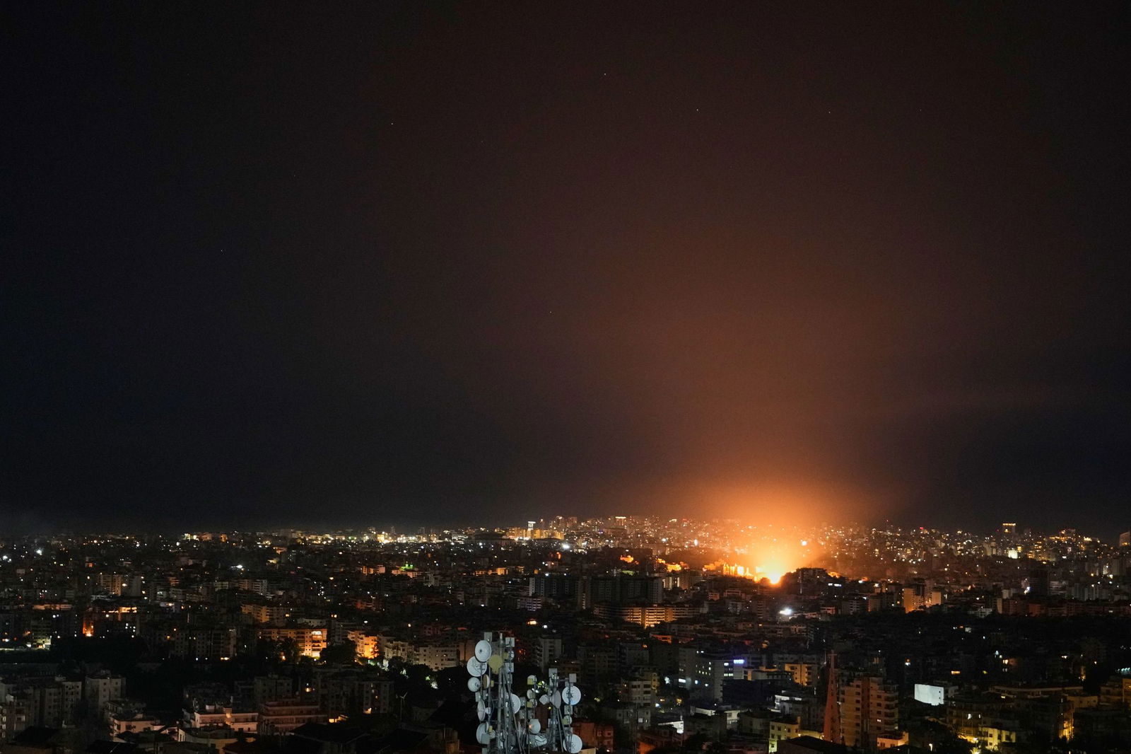 Israels Armee greift weiter im Libanon an. 