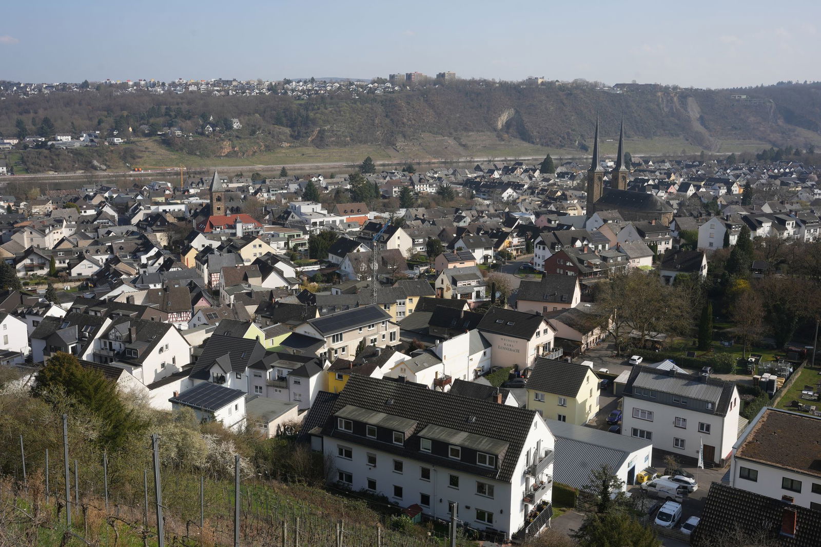 Ein Meteoritenteil hat am Sonntagabend in Koblenz ein Hausdach beschädigt. (Archivbild)
