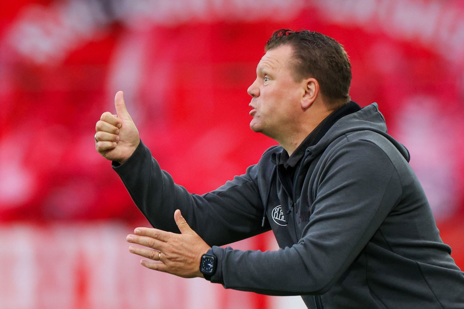 Essens Trainer Uwe Koschinat konnte sich über den 1:0-Sieg kaum freuen (Archivbild). 