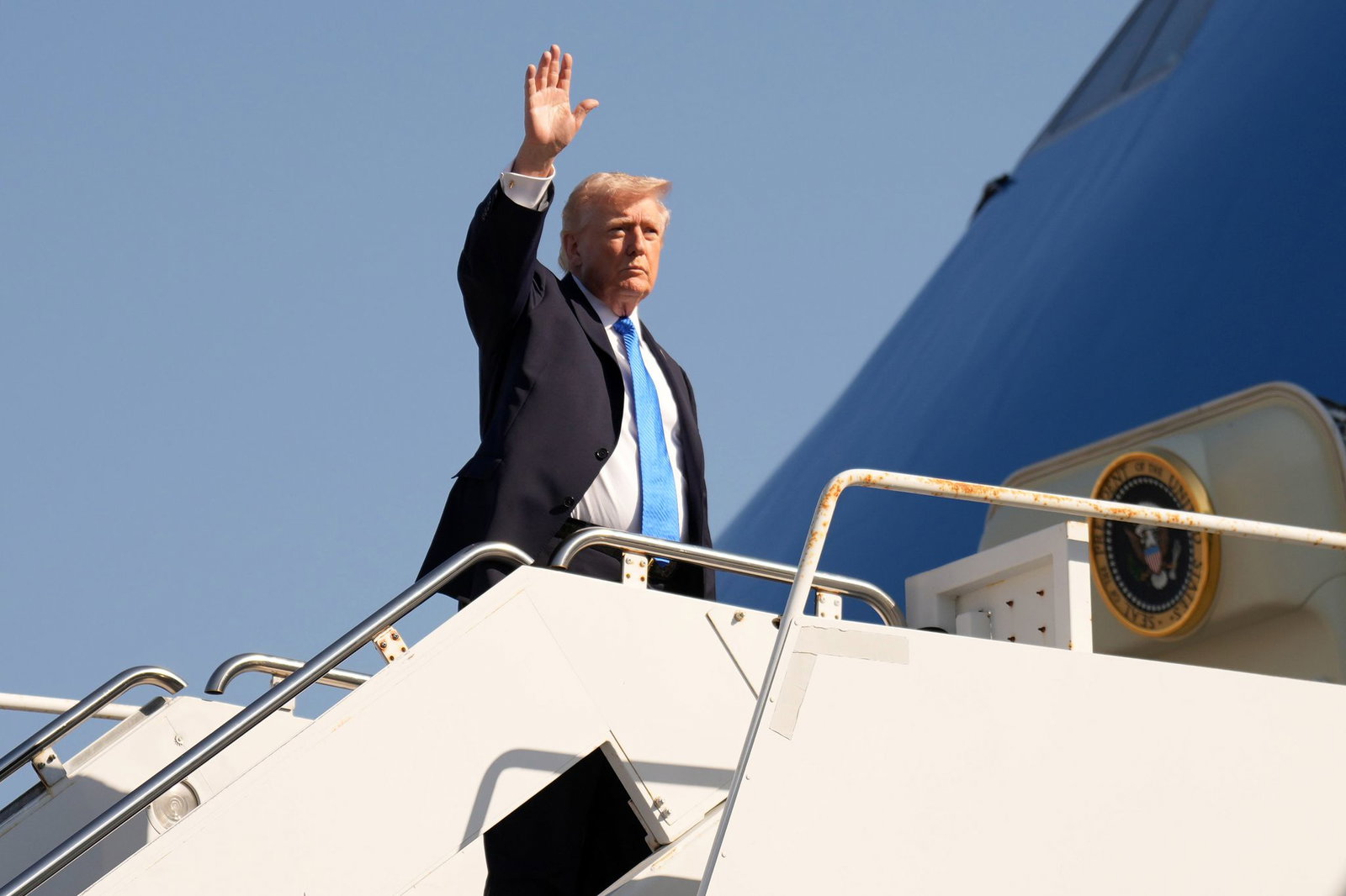 Trump nutzt den Flughafen regelmäßig für Flüge zu seinem Anwesen Mar-a-Lago. (Archivbild)