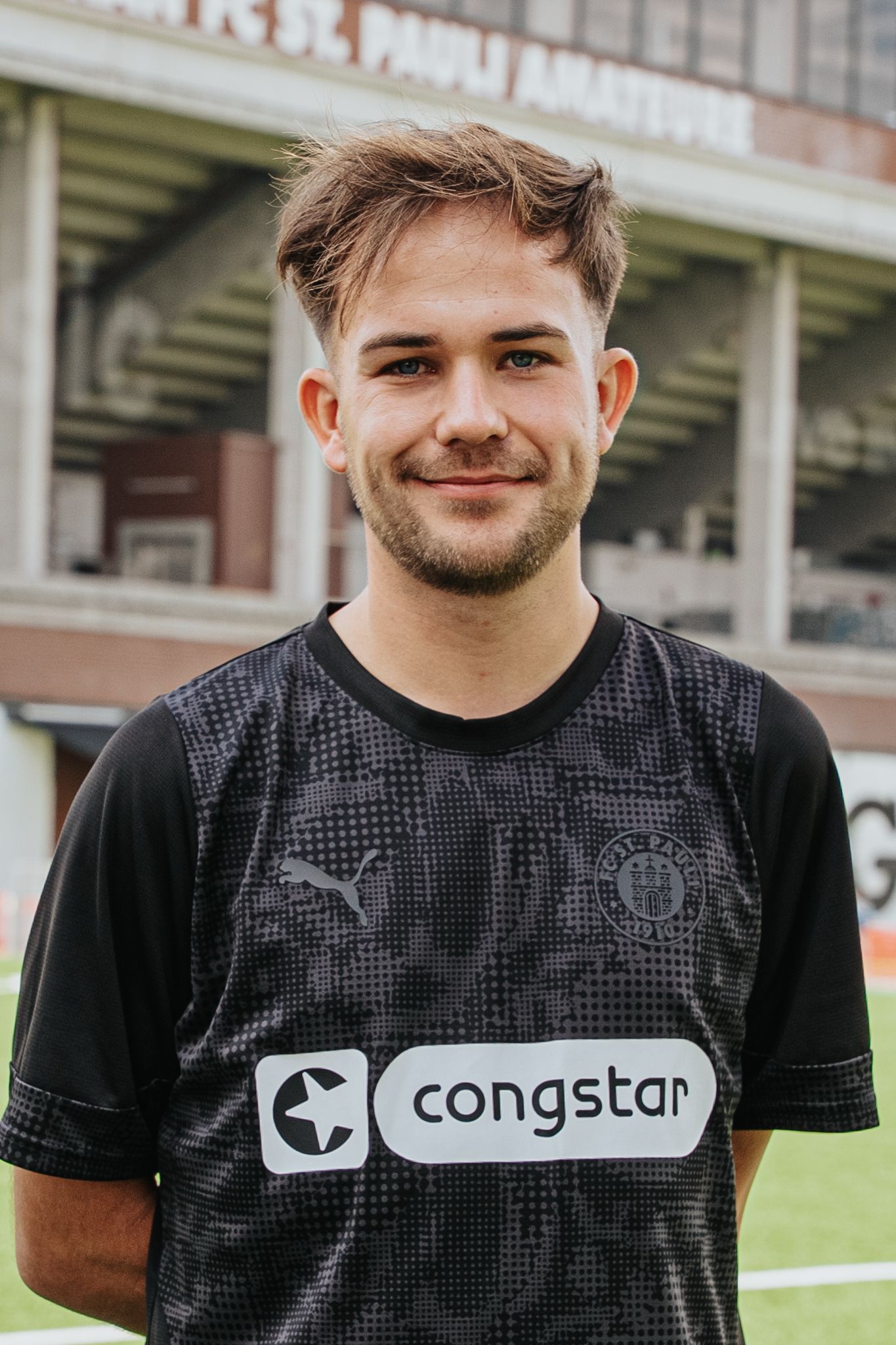 St. Paulis Nachwuchstrainer Christian Dobrick spricht über sein Coming-out.