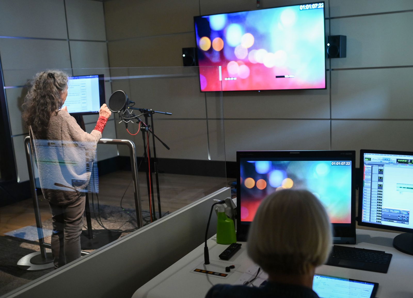 Arbeit im Synchronstudio. (Archivbild)