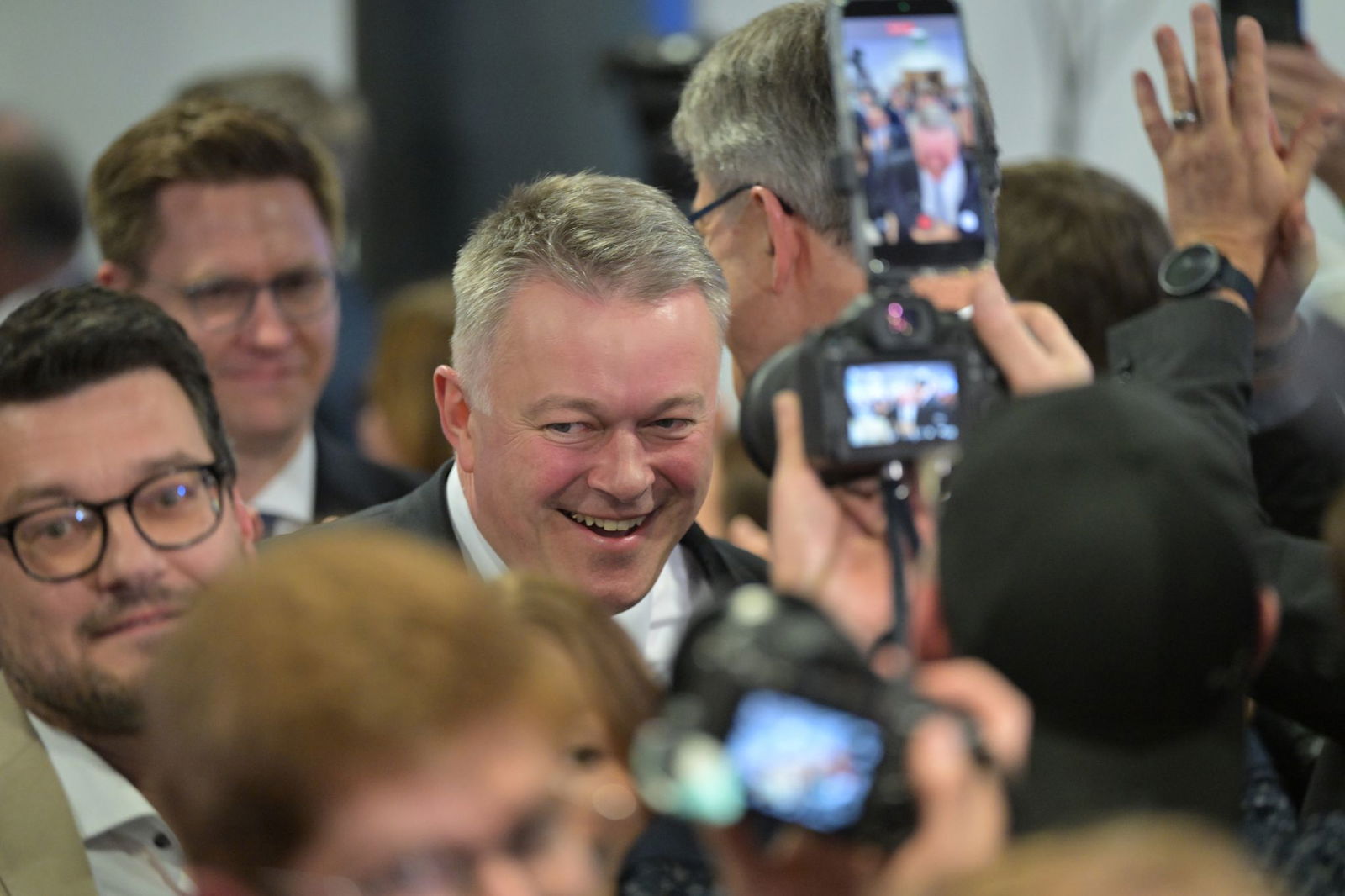 Gordon Schnieder ist der strahlende Wahlsieger.