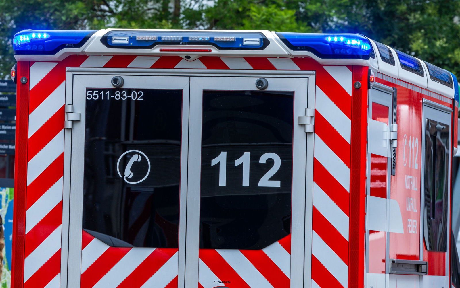 Der Rettungsdienst brachte einen Mann ins Krankenhaus (Symbolbild).