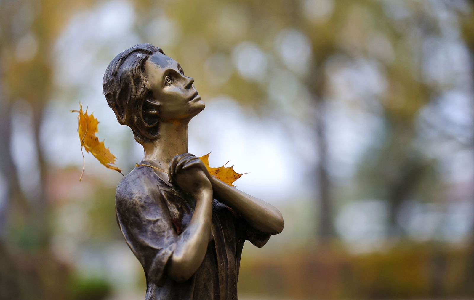 Diebe haben auf Friedhöfen im Ortenaukreis Bronzefiguren gestohlen. (Symbolbild)