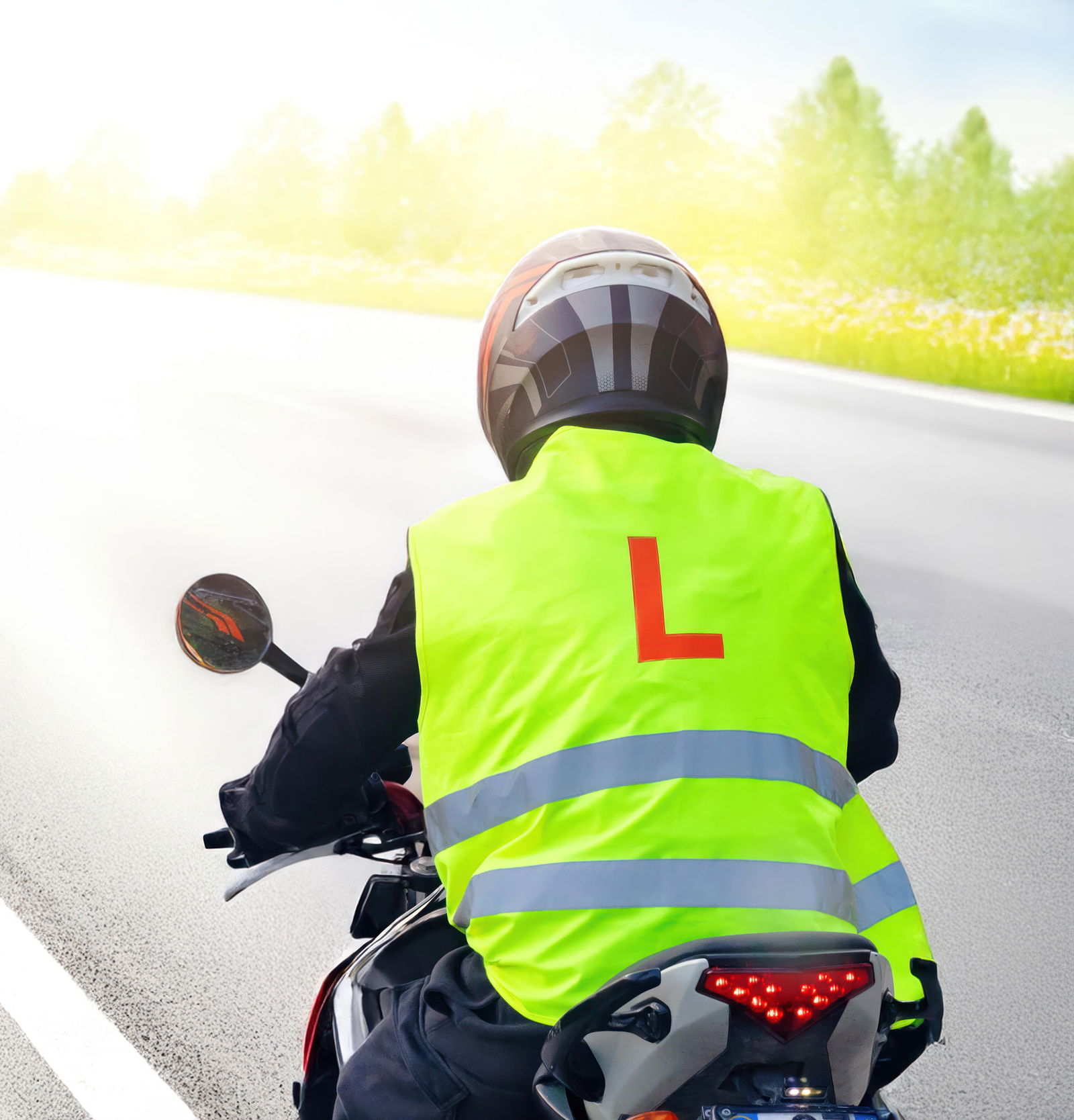 Motorradfahrschüler auf einem Motorrad