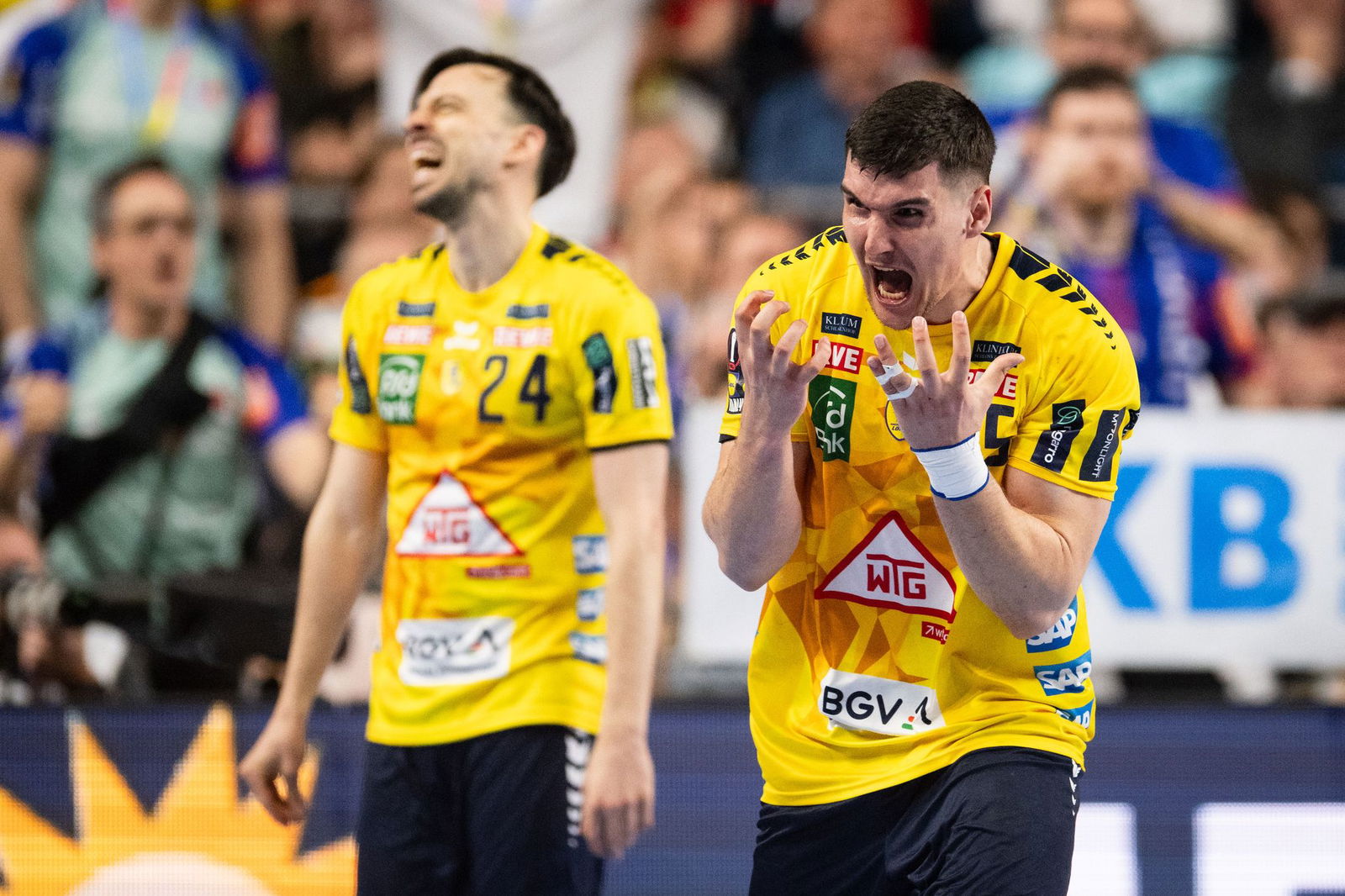 Halil Jaganjac (r.) wird den Rhein-Neckar Löwen lange fehlen. (Archivbild)