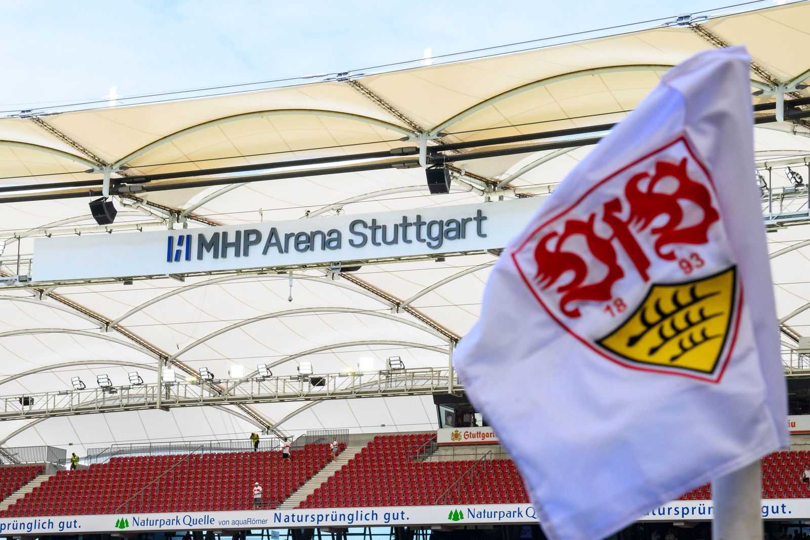 Die VfB-Frauen spielten vor einer Rekordkulisse in der MHP-Arena