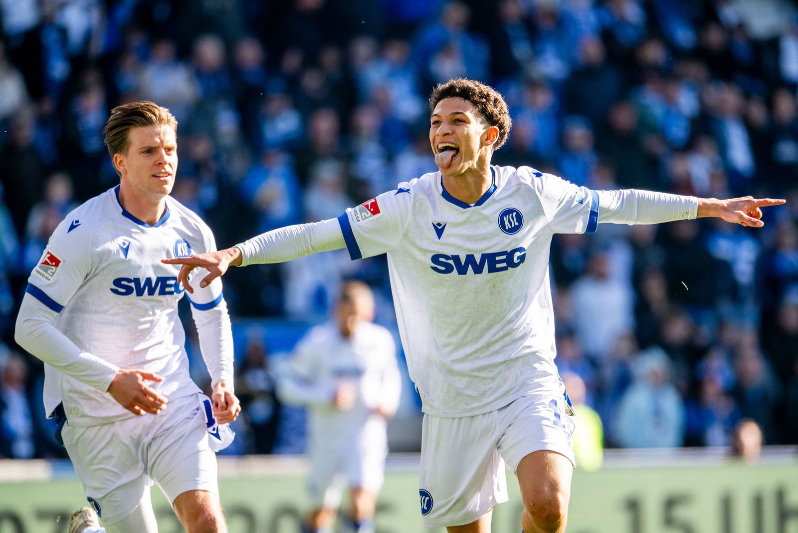 In guter Form: Karlsruhes Offensiv-Talent Louey Ben Farhat (r.). (Archivbild)