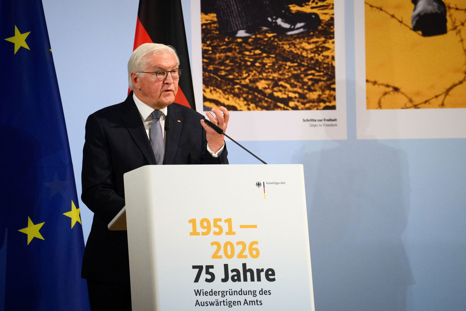 Bundespräsident Frank-Walter Steinmeier äußert sich bei einer Festveranstaltung des Auswärtigen Amts in Berlin außergewöhnlich kritisch zum Iran-Krieg.
