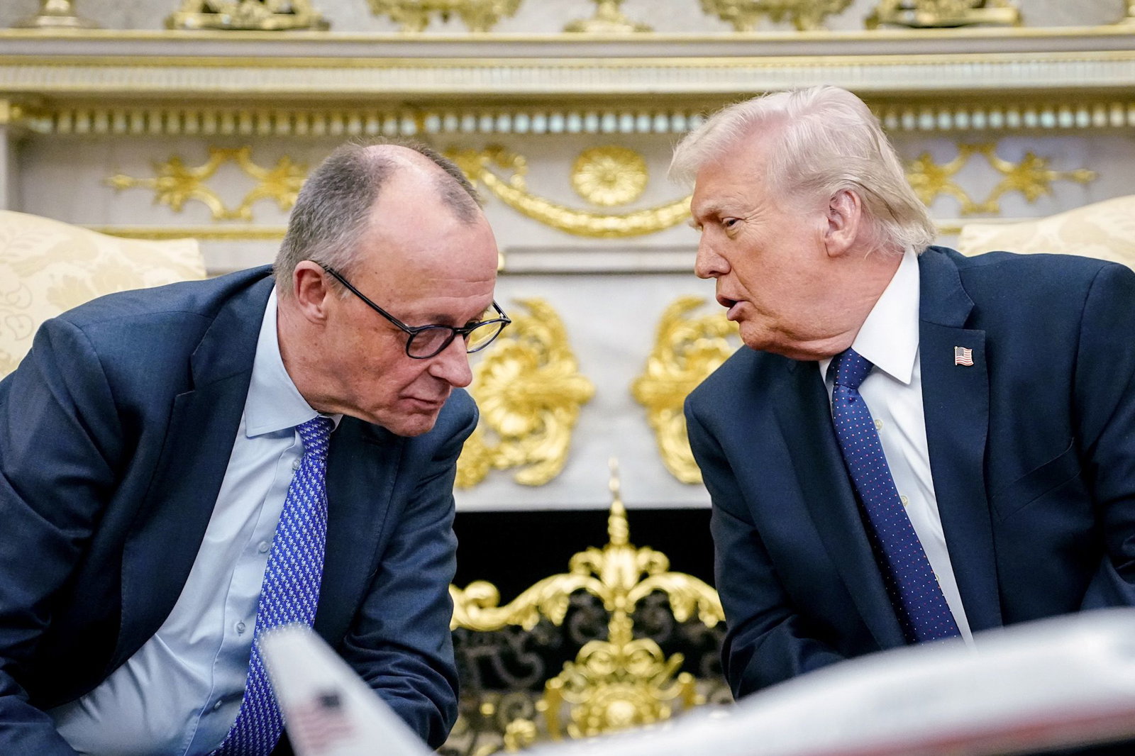 Kanzler Merz kritisiert US-Präsident Trump ungewöhnlich scharf. Der ist weiter nicht erfreut über ausbleibende Hilfe der Nato-Partner. (Archivbild)