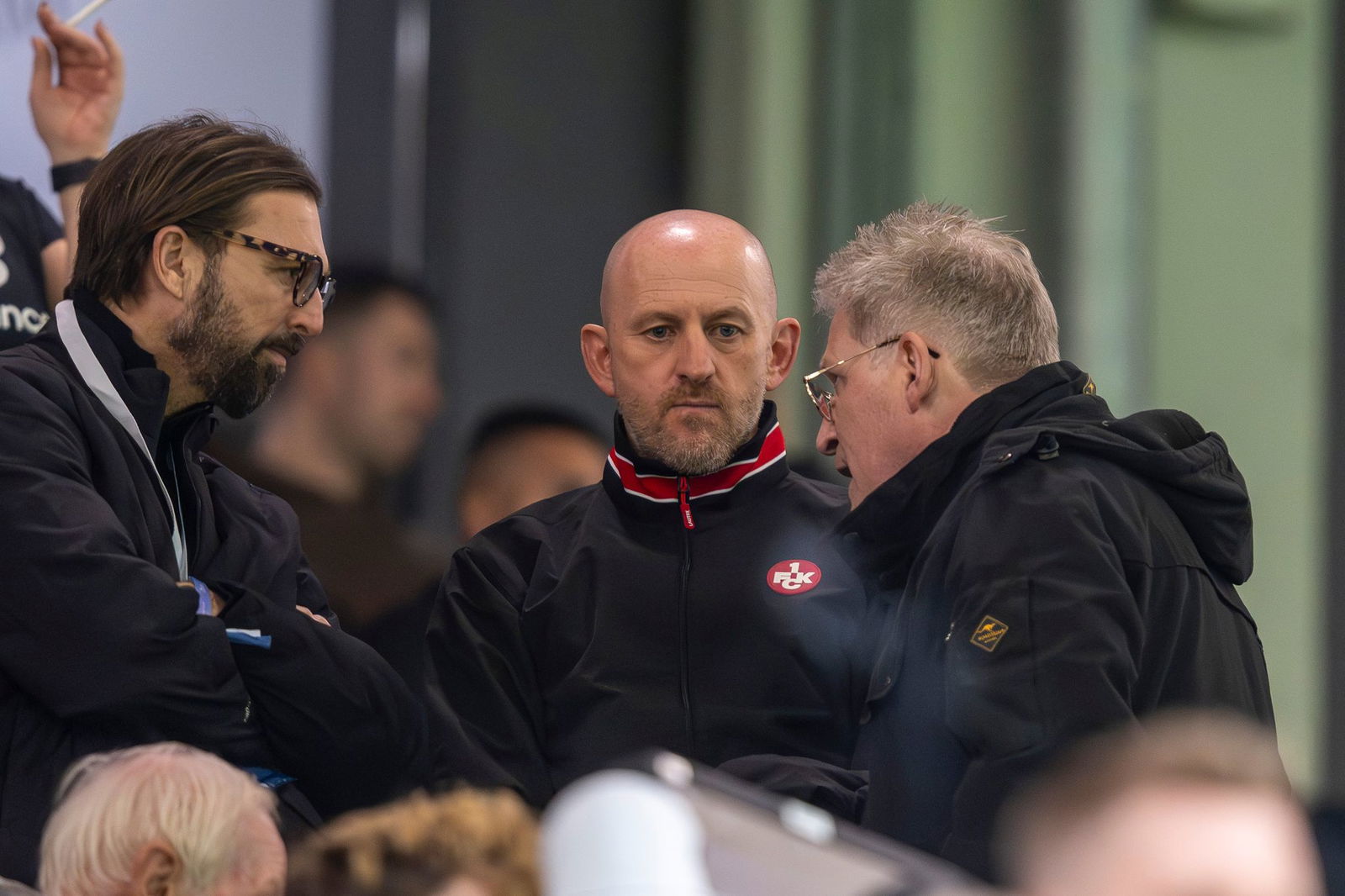 Sahen eine weitere FCK-Niederlage: Geschäftsführer Thomas Hengen (l) und Trainer Torsten Lieberknecht (m).