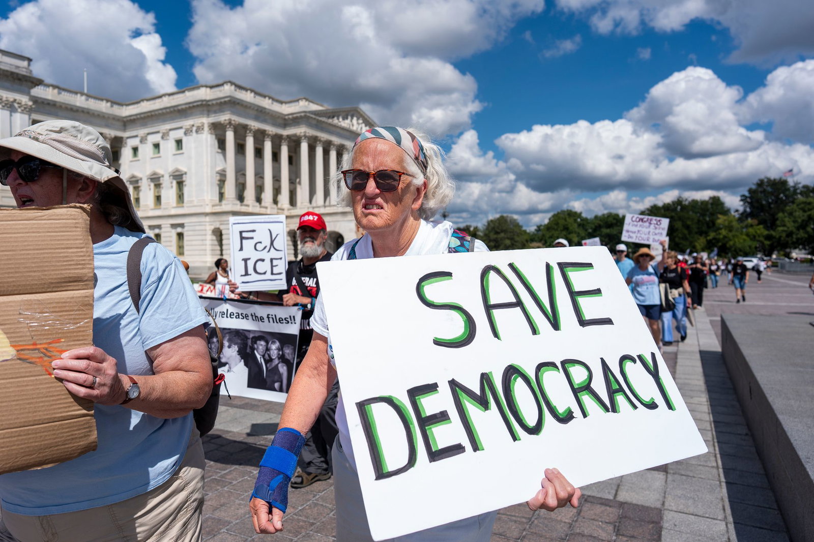 Die USA wurden im Demokratie-Index der Bertelsmann Stiftung zwar nicht untersucht, die dortige Entwicklung wird aber mit Sorge gesehen. (Archivbild) 