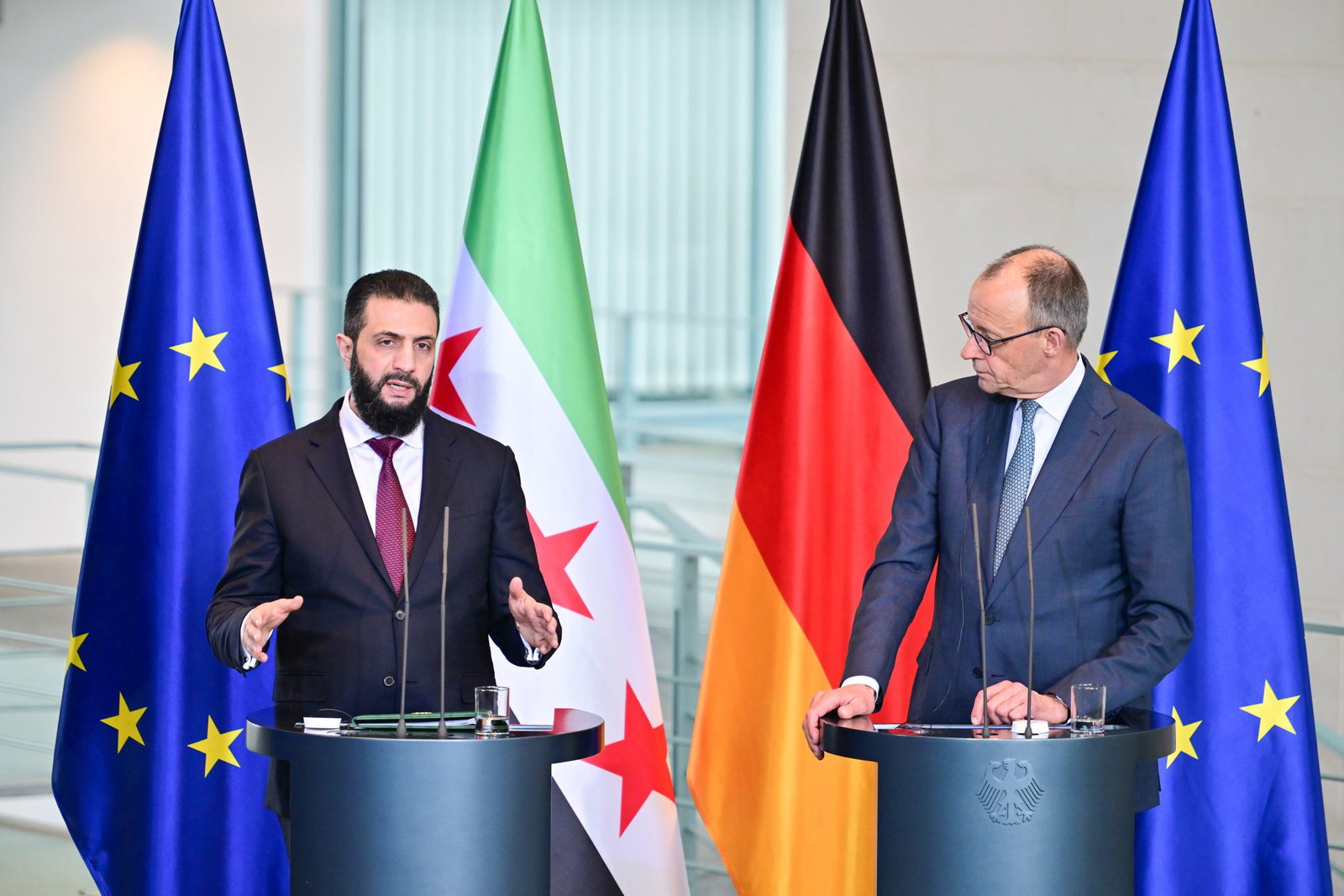 In den nächsten drei Jahren sollten 80 Prozent der mehr als 900.000 Syrer in Deutschland in ihr Heimatland zurückkehren, so der Kanzler.