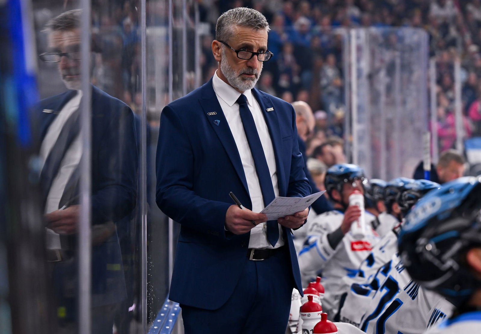 Ingolstadt-Coach Mark French erlebt ein 7:2 gegen München - der Sport wurde aber zur Nebensache. (Archivbild)