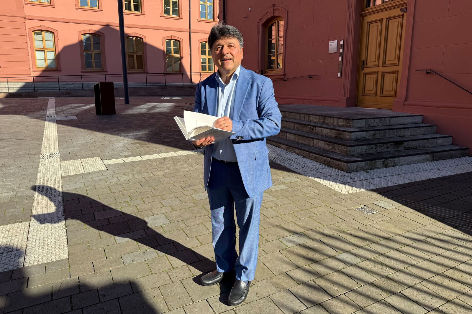 Mehdi Jafari Gorzini sieht sich als Brückenbauer zwischen den Religionen. 