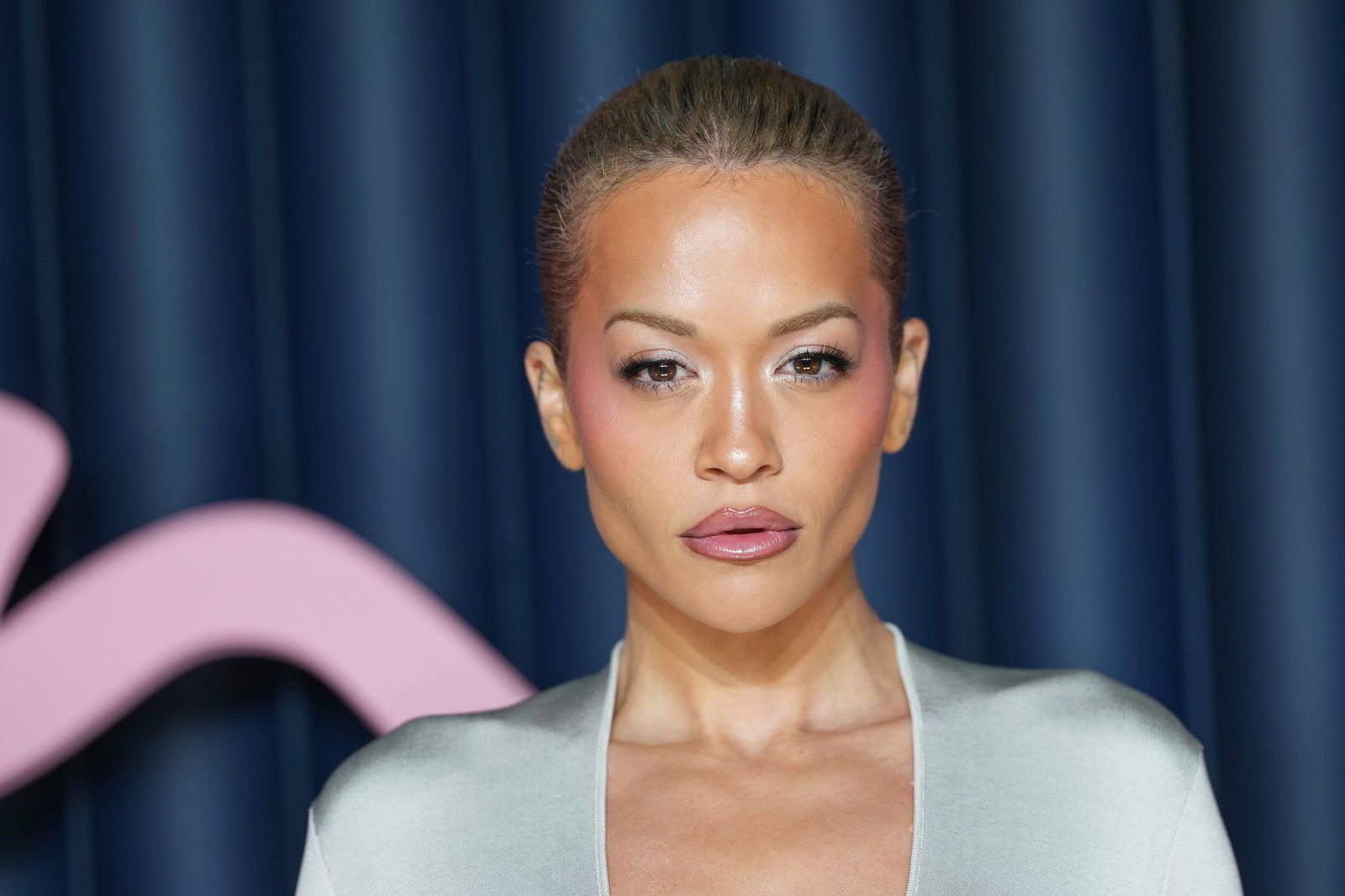 Die britische Popsängerin Rita Ora hat schon vor Jahren Eizellen einfrieren lassen. (Archivbild)