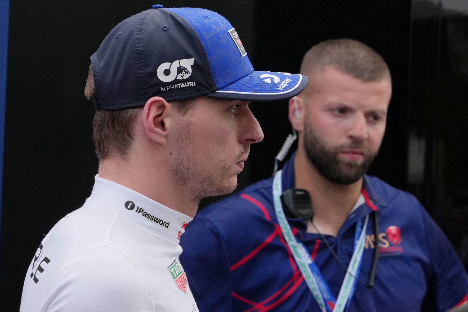 Max Verstappen ist nach dem Fehlstart bedient.