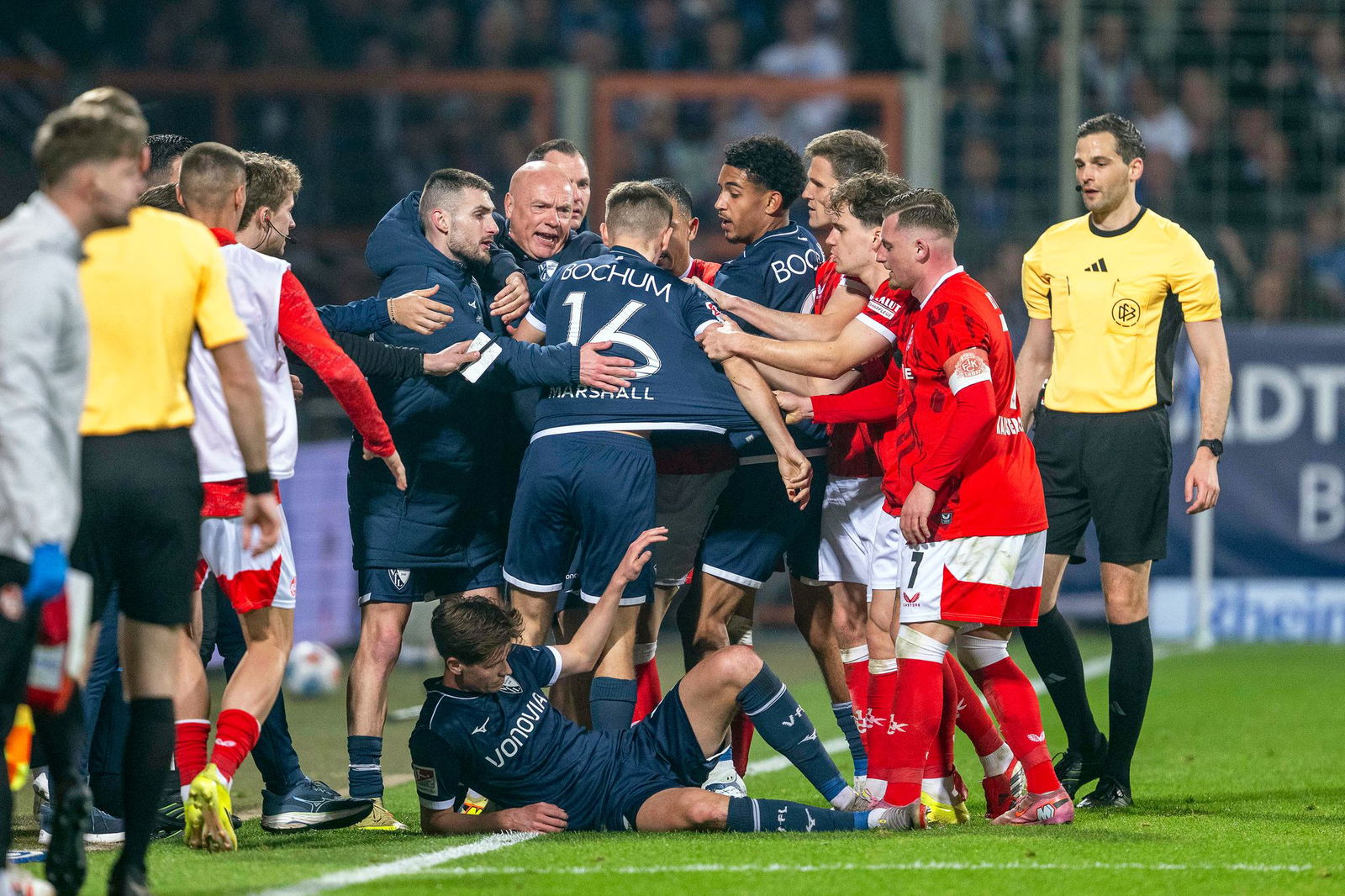 Eine Rudelbildung in der 62. Minute brachte den FCK im Anschluss auf die Verliererstraße.