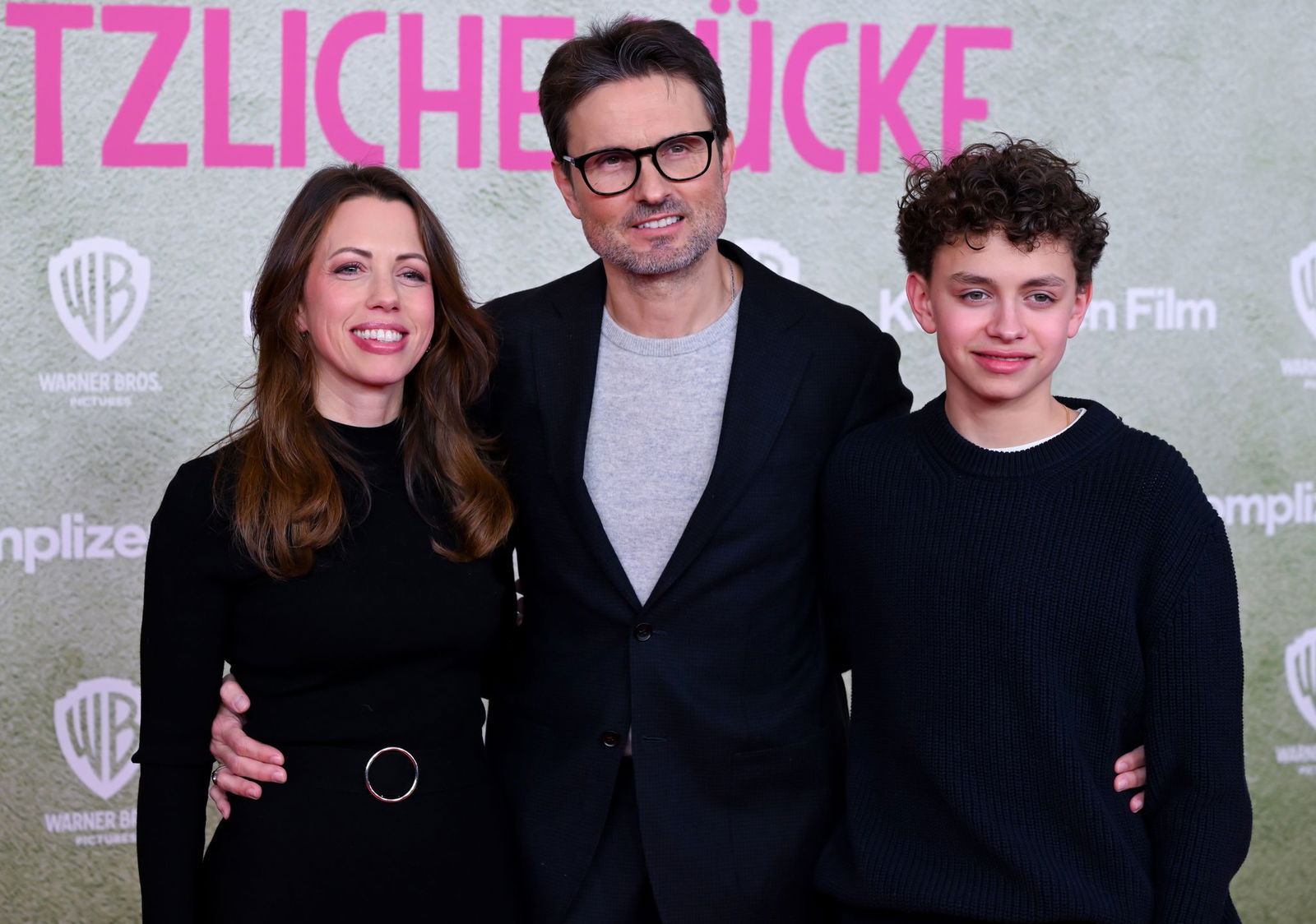 Simon Verhoevens Sohn David (r) hat seinen Vater für die Besetzung des Films einen wichtigen Tipp gegeben. (Archivbild)