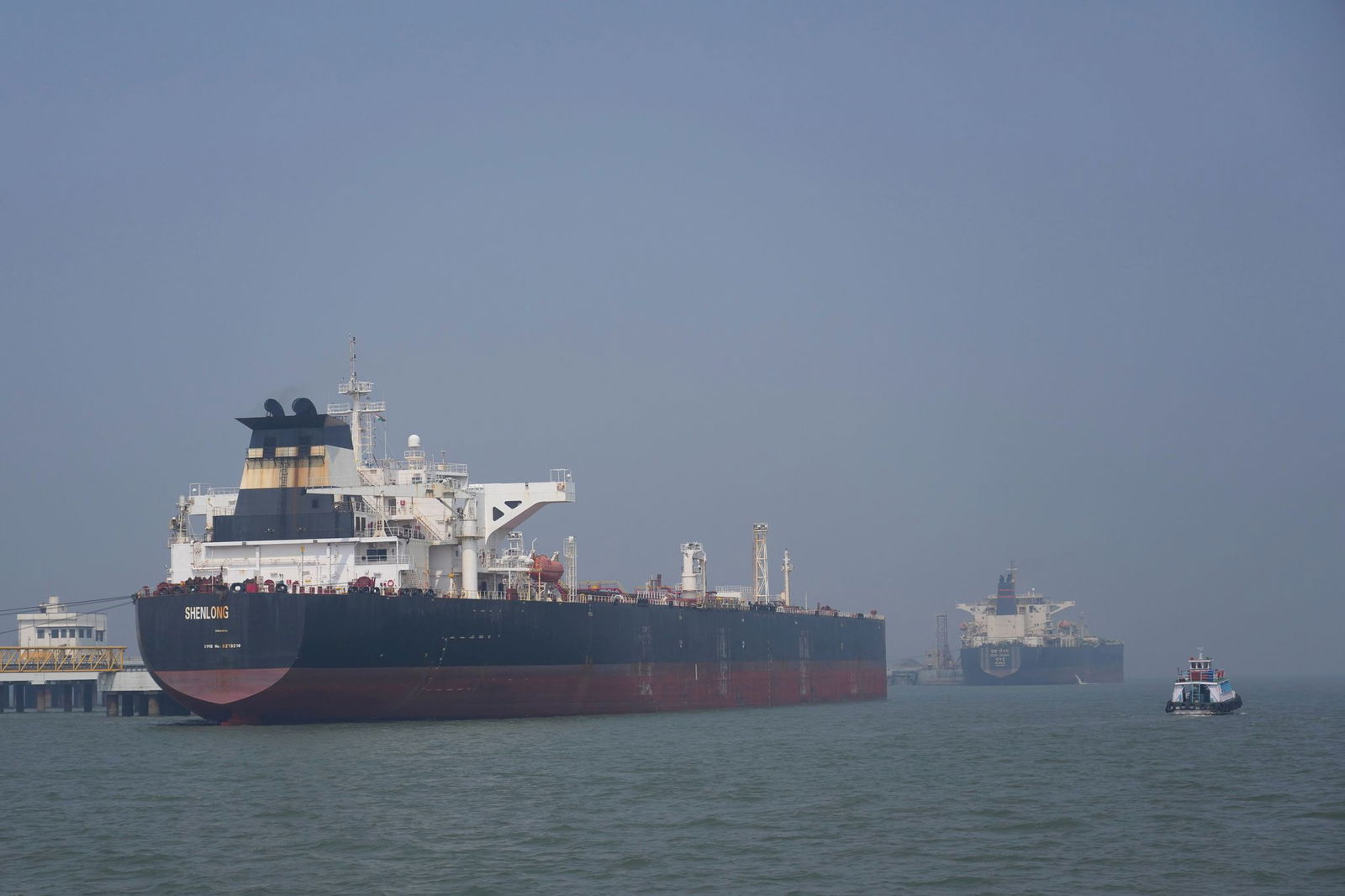 Nur noch einzelne Tanker durchfahren den Seeweg seit Kriegsbeginn. 