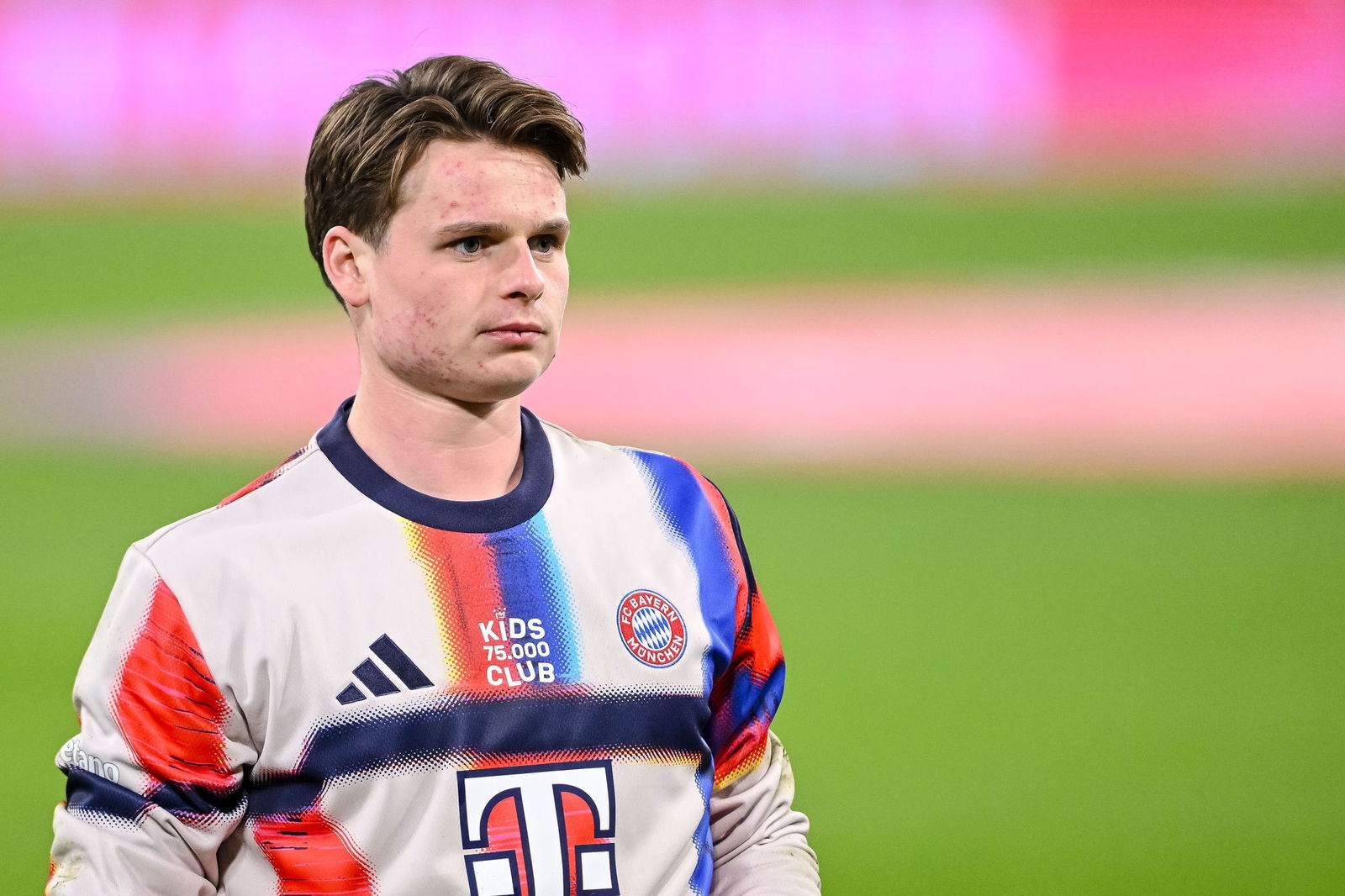 Jonas Urbig konnte nach seiner Gehirnerschütterung wieder trainieren. (Archivbild)