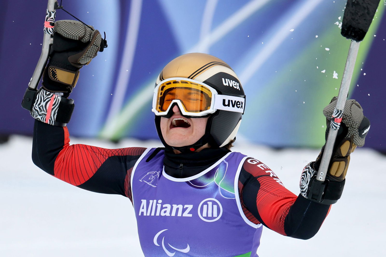 Anna-Lena Forster jubelt erleichtert über ihr zweites Gold.