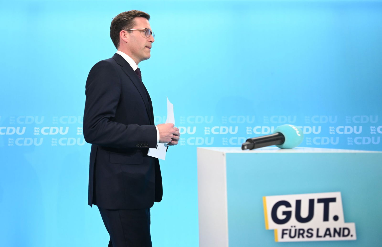 Hagel sieht die Grünen nun zunächst in der Regierungsverantwortung, wenn sich die Hochrechnungen bestätigen.