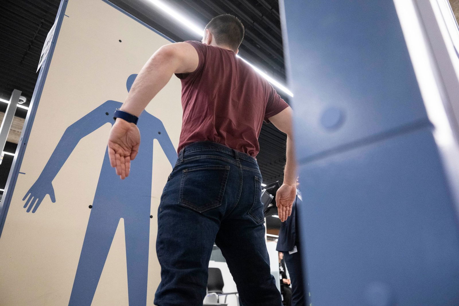 Der Wandel hin zu mehr High Tech bei der Sicherheitskontrolle am Flughafen sei alternativlos, heißt es vom Verband der Luftsicherheitsunternehmen. (Symbolbild)