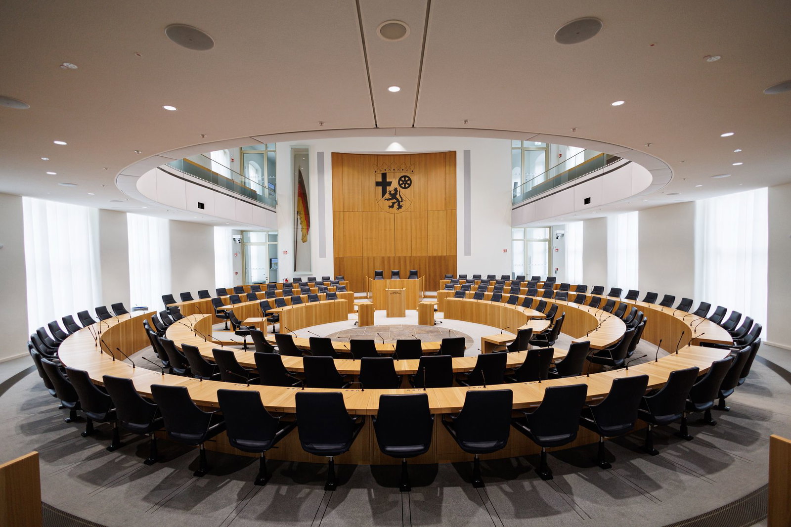 101 Abgeordnete sitzen im Landtag in Mainz. 