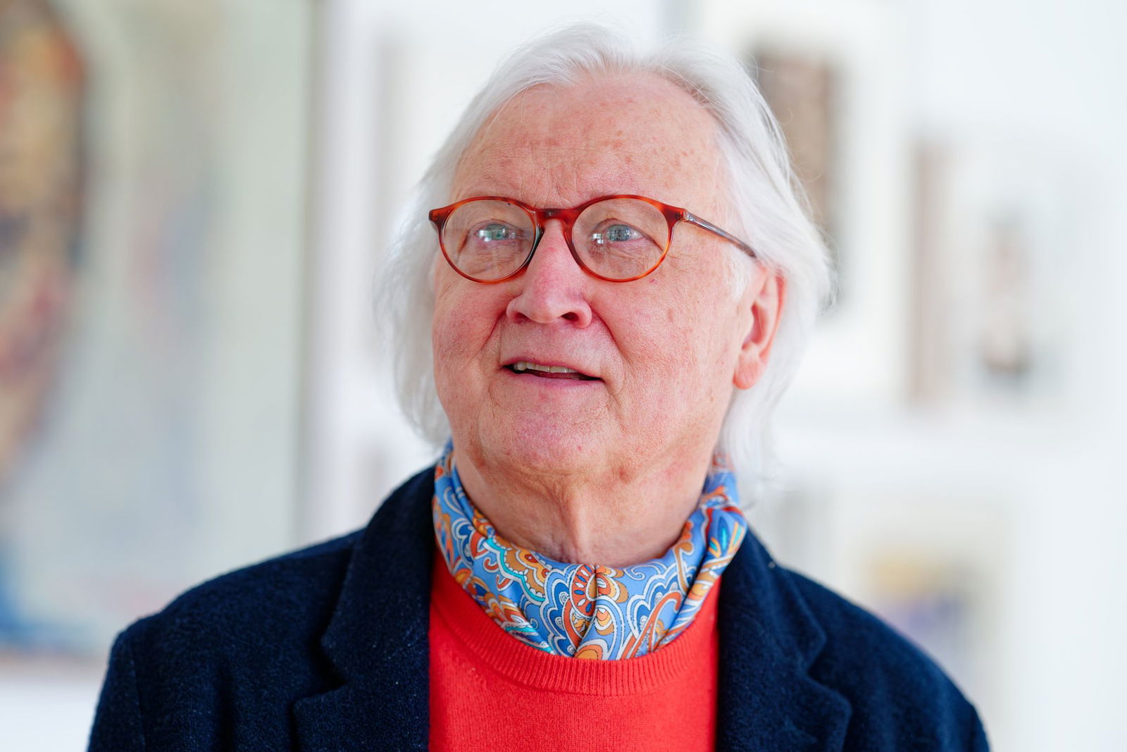 Galerist Wolfgang Thomeczek wurde in Kobern-Gondorf geboren und lebt in Tiefenthal.