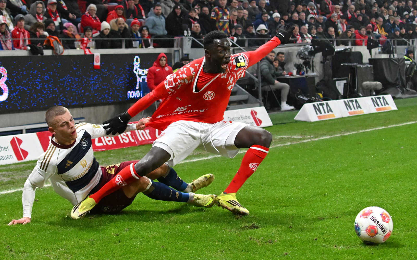 Silas trägt seit der Winterpause das Mainzer Trikot - und trifft nun auf seinen Ex-Club Stuttgart.