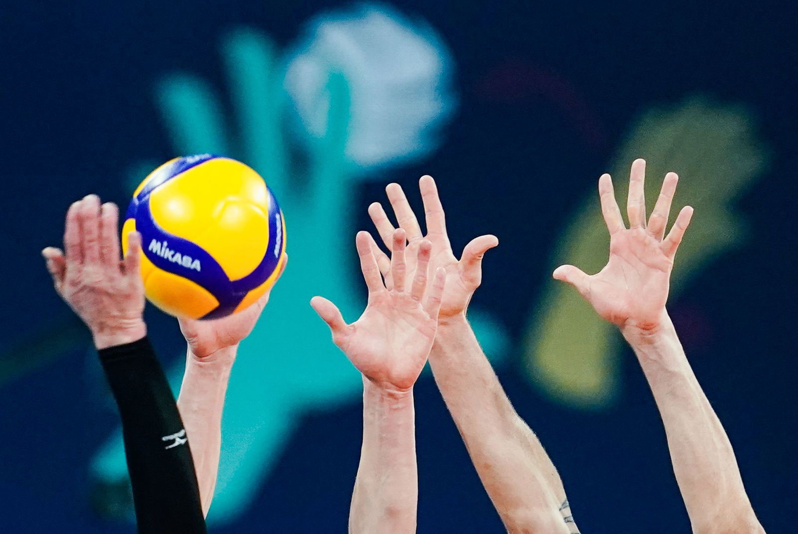 Volleyball-Bundesligist MTV Ludwigsburg hat den Vertrag von Mittelblocker Jan Huber verlängert (Symbolbild).