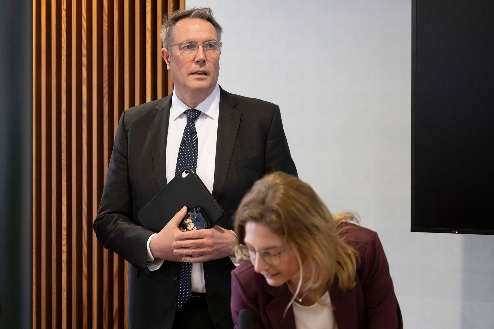 Lange Aussprache bei der ersten Fraktionssitzung der SPD nach der verlorenen Landtagswahl. 