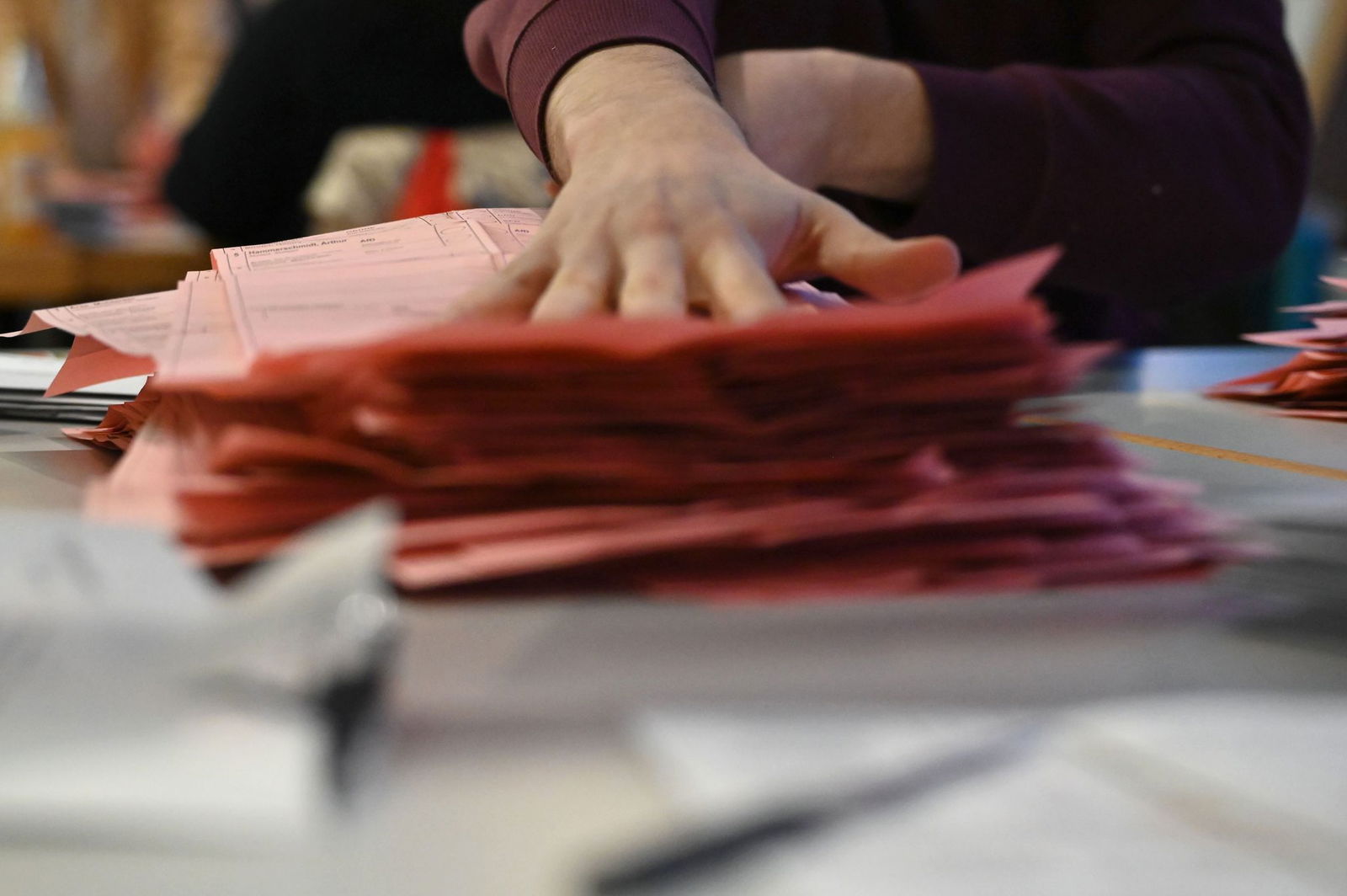 Die Stimmen werden ausgezählt.