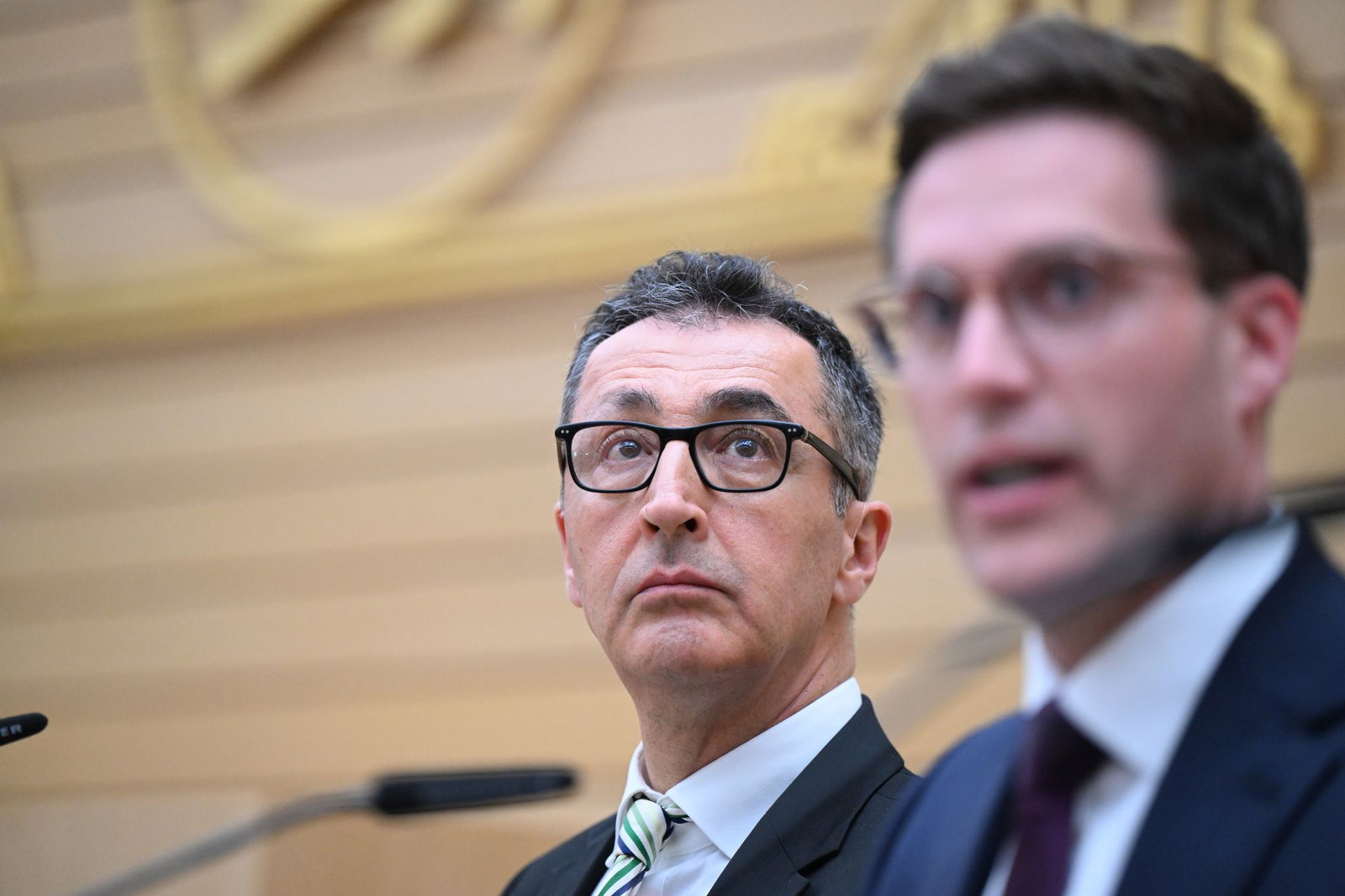 Die Stimmung zwischen Grünen und CDU war zuletzt frostig, nun müssen die beiden zusammenarbeiten. 