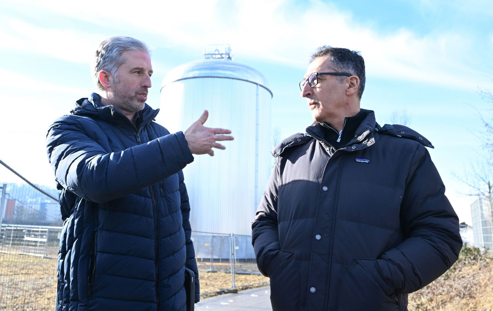 Im Wahlkampf zeigten sich Palmer und Özdemir häufig gemeinsam, hier bei der Besichtigung eines Solarthermie-Parks in Tübingen.