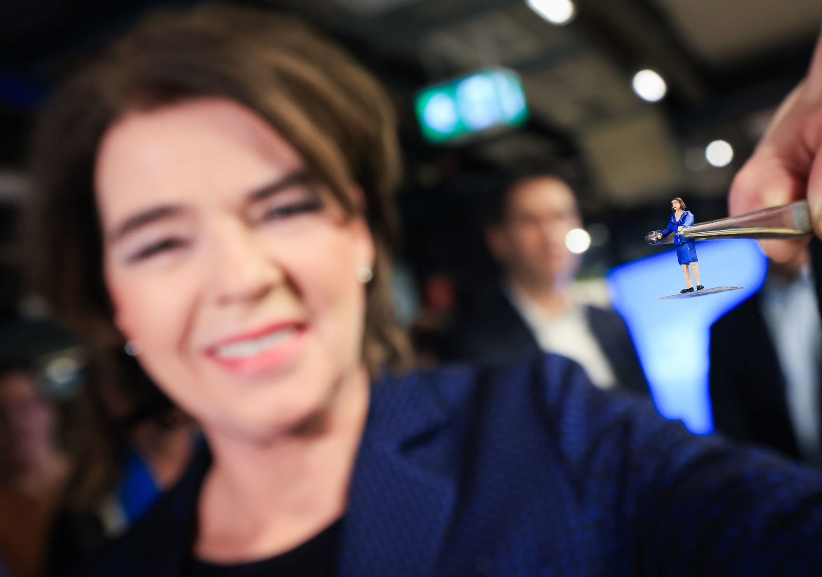 Die beliebte Moderatorin präsentiert die ARD-Nachrichtensendung im Hamburger Miniatur Wunderland (Archivbild).